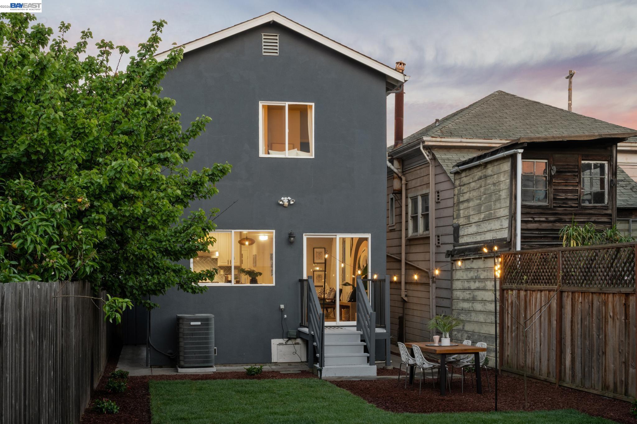 Detail Gallery Image 39 of 43 For 2431 Linden Street, Oakland,  CA 94607 - 4 Beds | 3 Baths