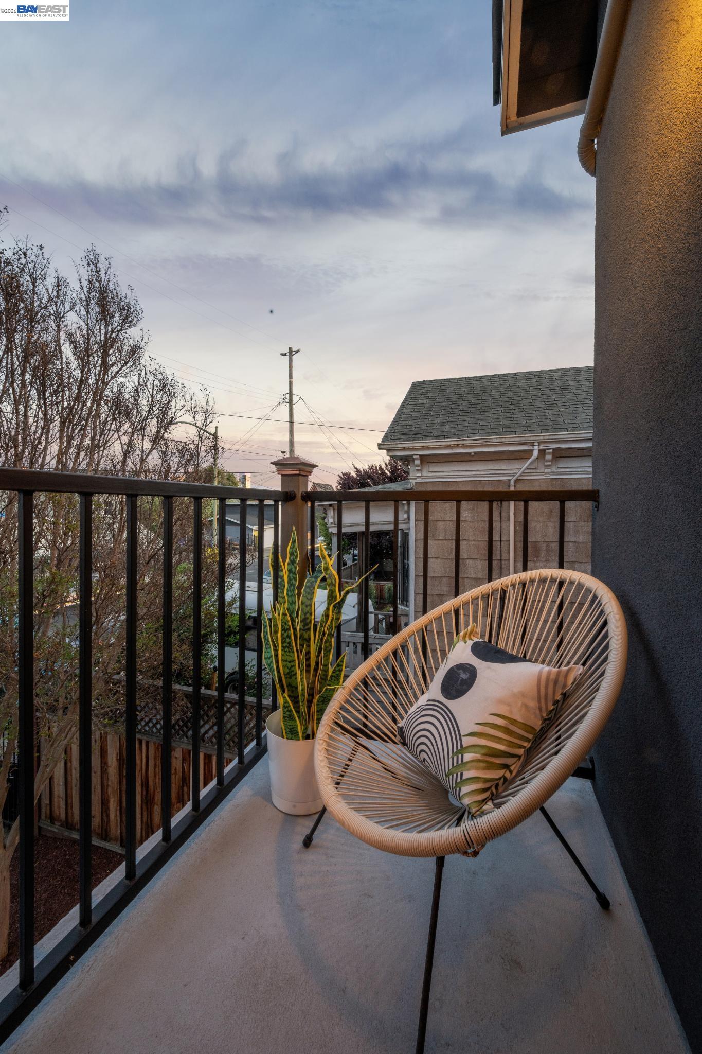 Detail Gallery Image 40 of 43 For 2431 Linden Street, Oakland,  CA 94607 - 4 Beds | 3 Baths