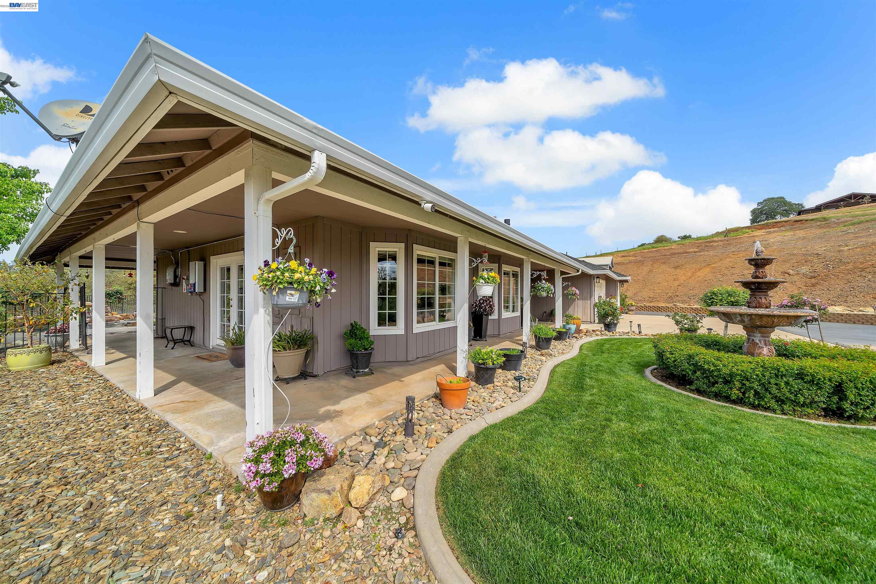 Detail Gallery Image 5 of 57 For 2767 Canoe St, Copperopolis,  CA 95228 - 4 Beds | 3 Baths