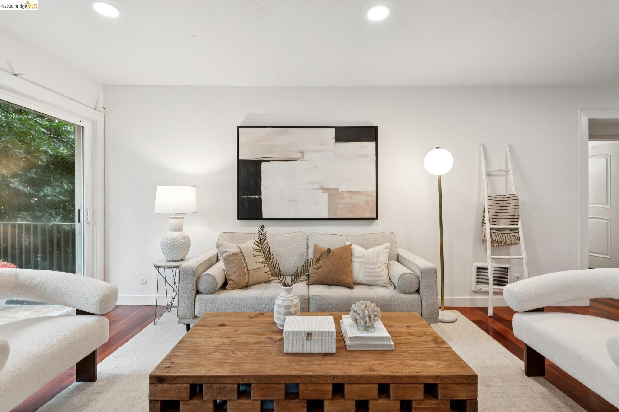 Photo #6: 41129546 Listing: Photo #6