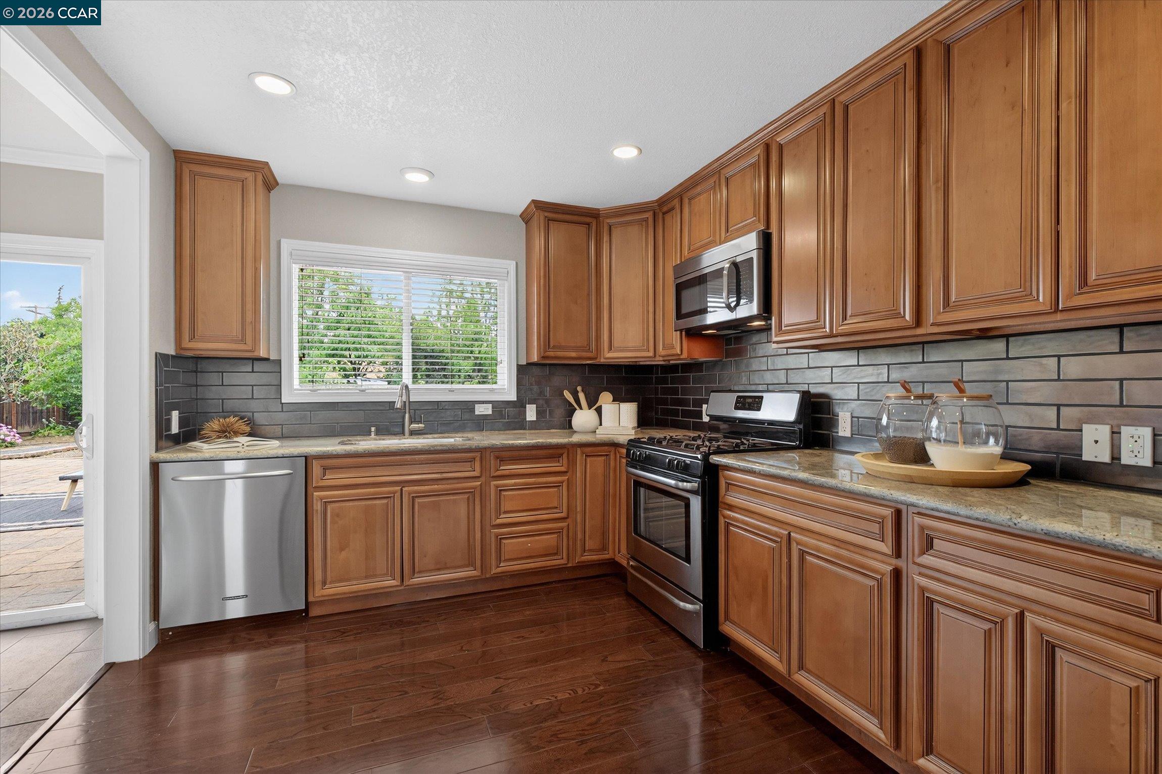 Detail Gallery Image 11 of 33 For 4092 Nulty Dr, Concord,  CA 94521 - 4 Beds | 2 Baths