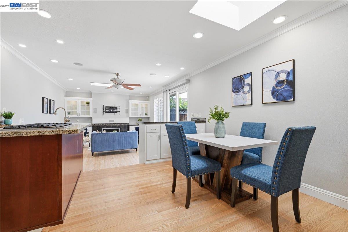 Detail Gallery Image 14 of 57 For 4685 Victoria Park Ct, Fremont,  CA 94538 - 4 Beds | 2 Baths