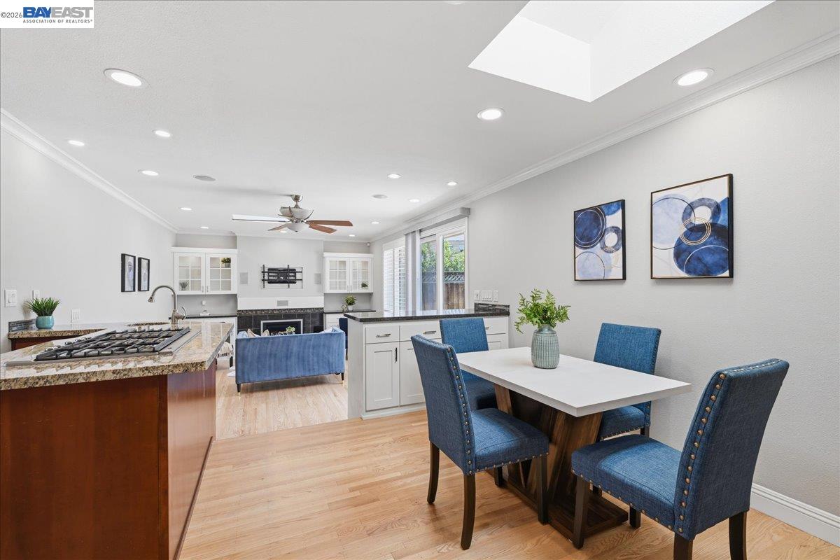 Detail Gallery Image 15 of 57 For 4685 Victoria Park Ct, Fremont,  CA 94538 - 4 Beds | 2 Baths