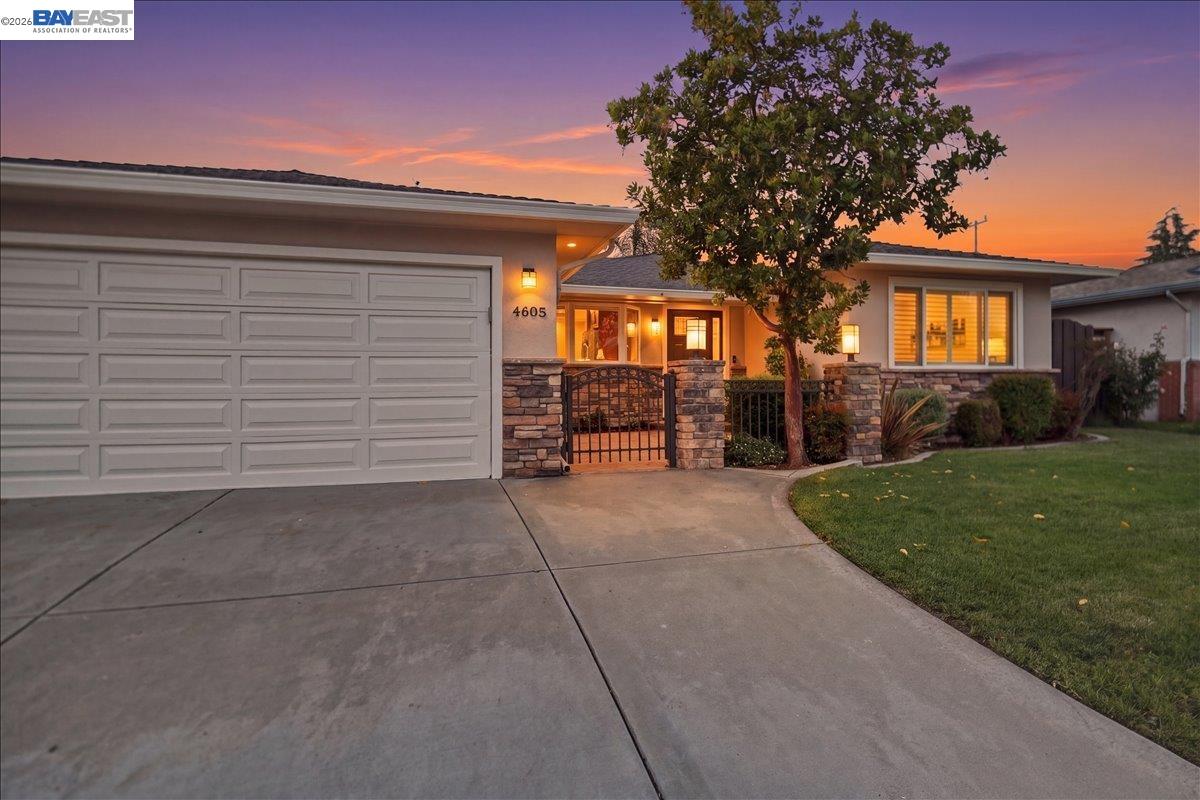 Detail Gallery Image 6 of 57 For 4685 Victoria Park Ct, Fremont,  CA 94538 - 4 Beds | 2 Baths