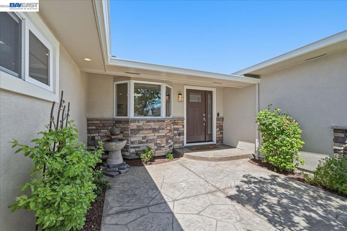 Detail Gallery Image 7 of 57 For 4685 Victoria Park Ct, Fremont,  CA 94538 - 4 Beds | 2 Baths