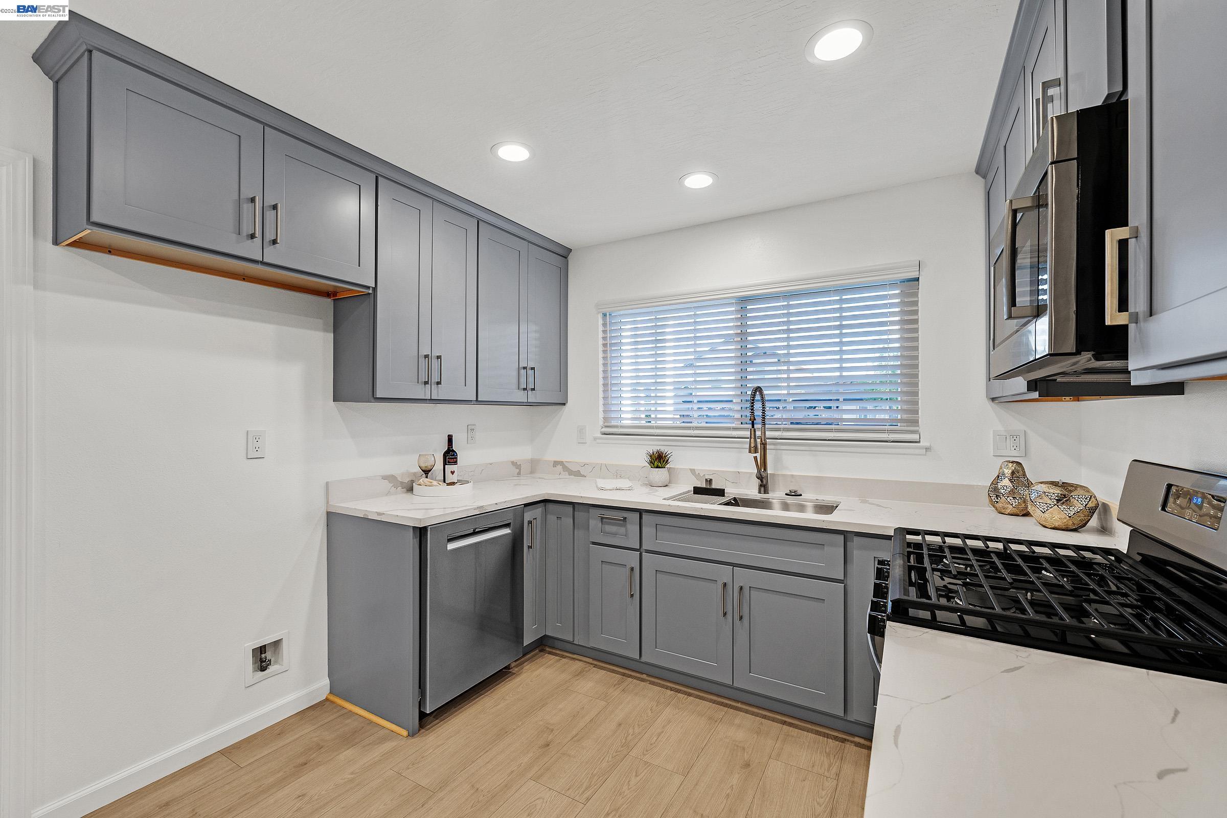 Detail Gallery Image 15 of 54 For 6931 Pine Ct, Dublin,  CA 94568 - 3 Beds | 2 Baths