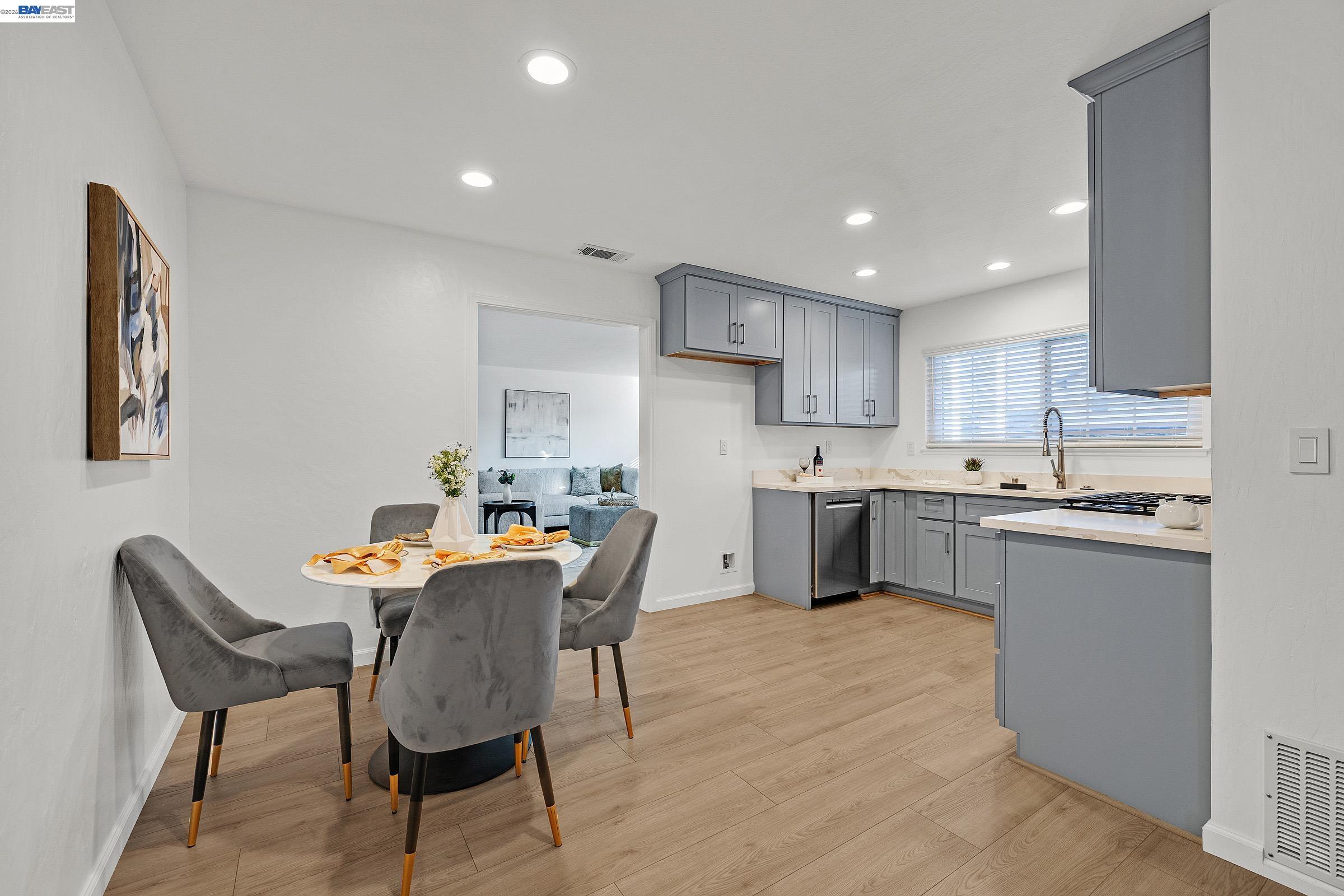 Detail Gallery Image 17 of 54 For 6931 Pine Ct, Dublin,  CA 94568 - 3 Beds | 2 Baths