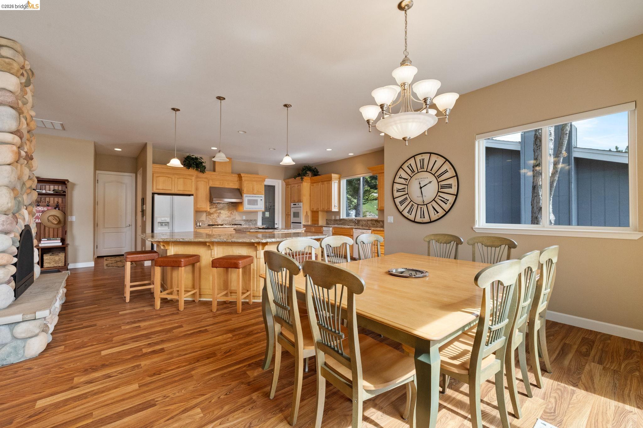 Detail Gallery Image 13 of 38 For 20312 Pine Mountain Dr., Groveland,  CA 95321 - 5 Beds | 3/1 Baths