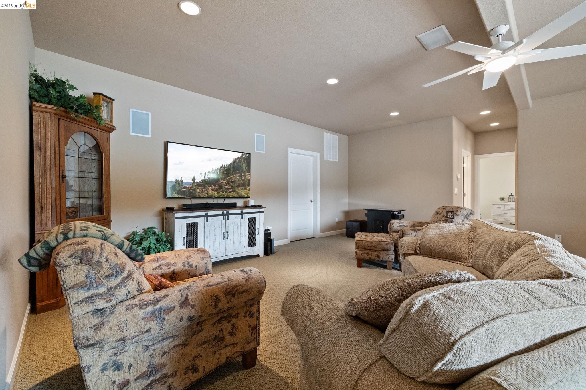 Detail Gallery Image 18 of 38 For 20312 Pine Mountain Dr., Groveland,  CA 95321 - 5 Beds | 3/1 Baths