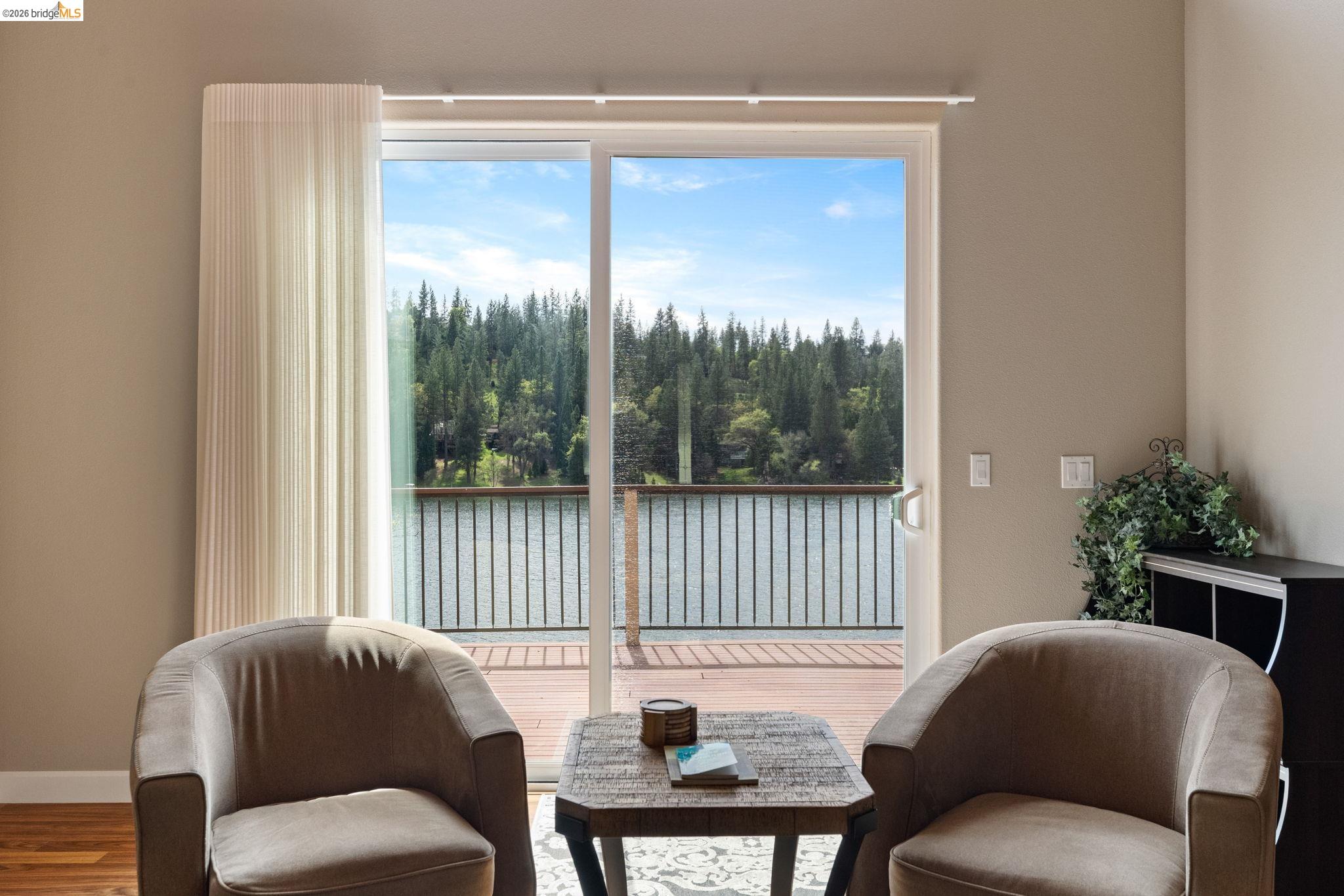 Detail Gallery Image 8 of 38 For 20312 Pine Mountain Dr., Groveland,  CA 95321 - 5 Beds | 3/1 Baths