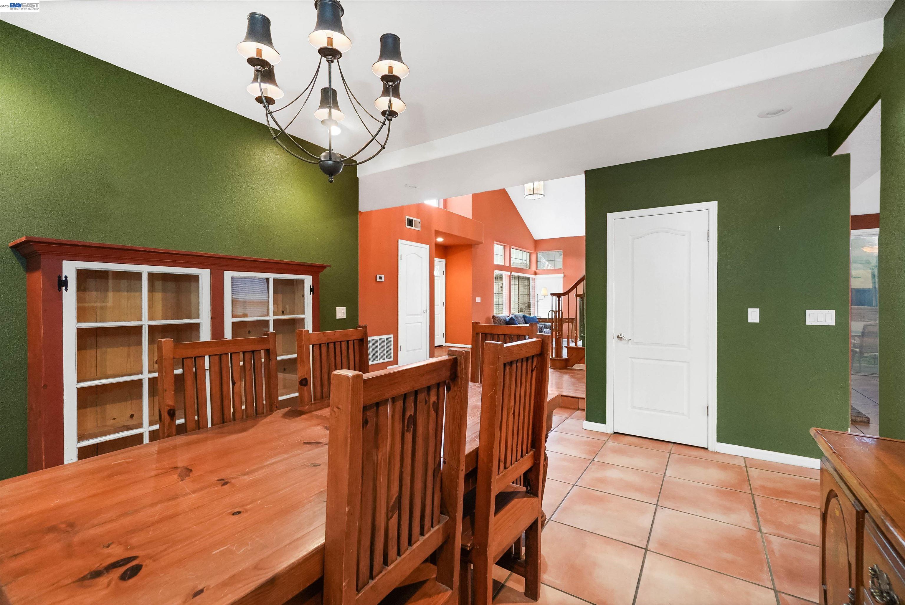 Detail Gallery Image 11 of 47 For 2065 Seville Dr, Tracy,  CA 95377 - 5 Beds | 3 Baths