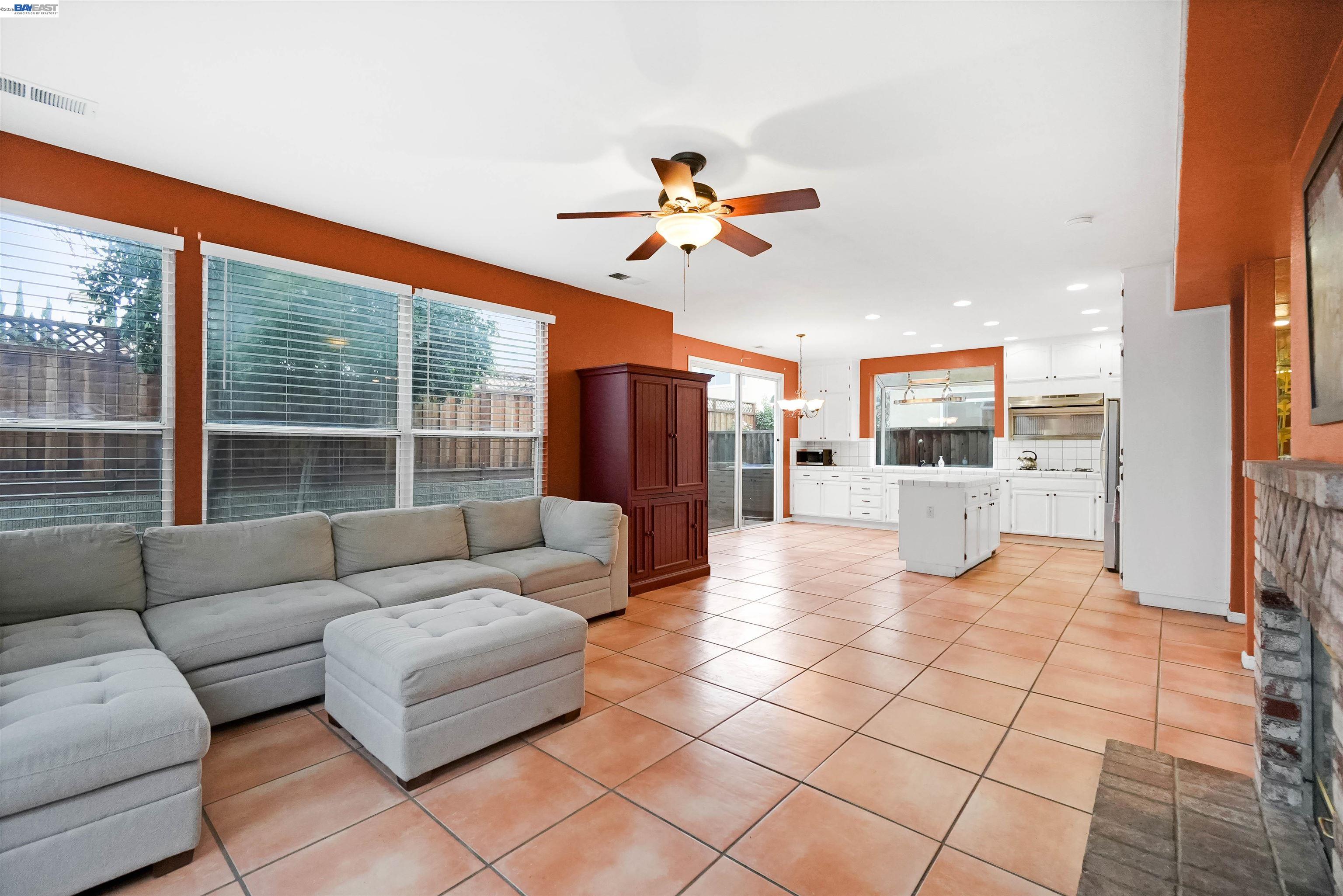 Detail Gallery Image 18 of 47 For 2065 Seville Dr, Tracy,  CA 95377 - 5 Beds | 3 Baths