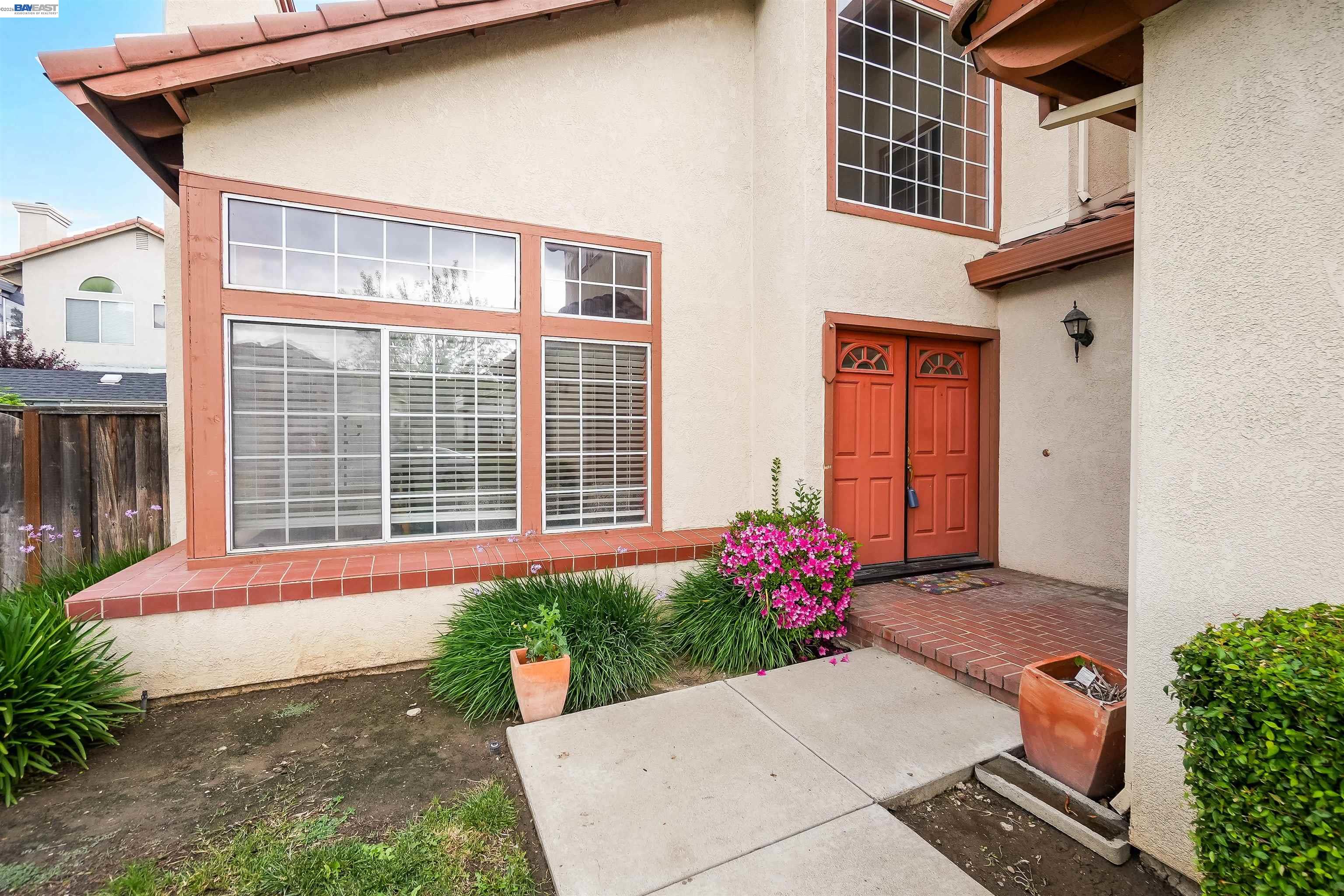 Detail Gallery Image 3 of 47 For 2065 Seville Dr, Tracy,  CA 95377 - 5 Beds | 3 Baths