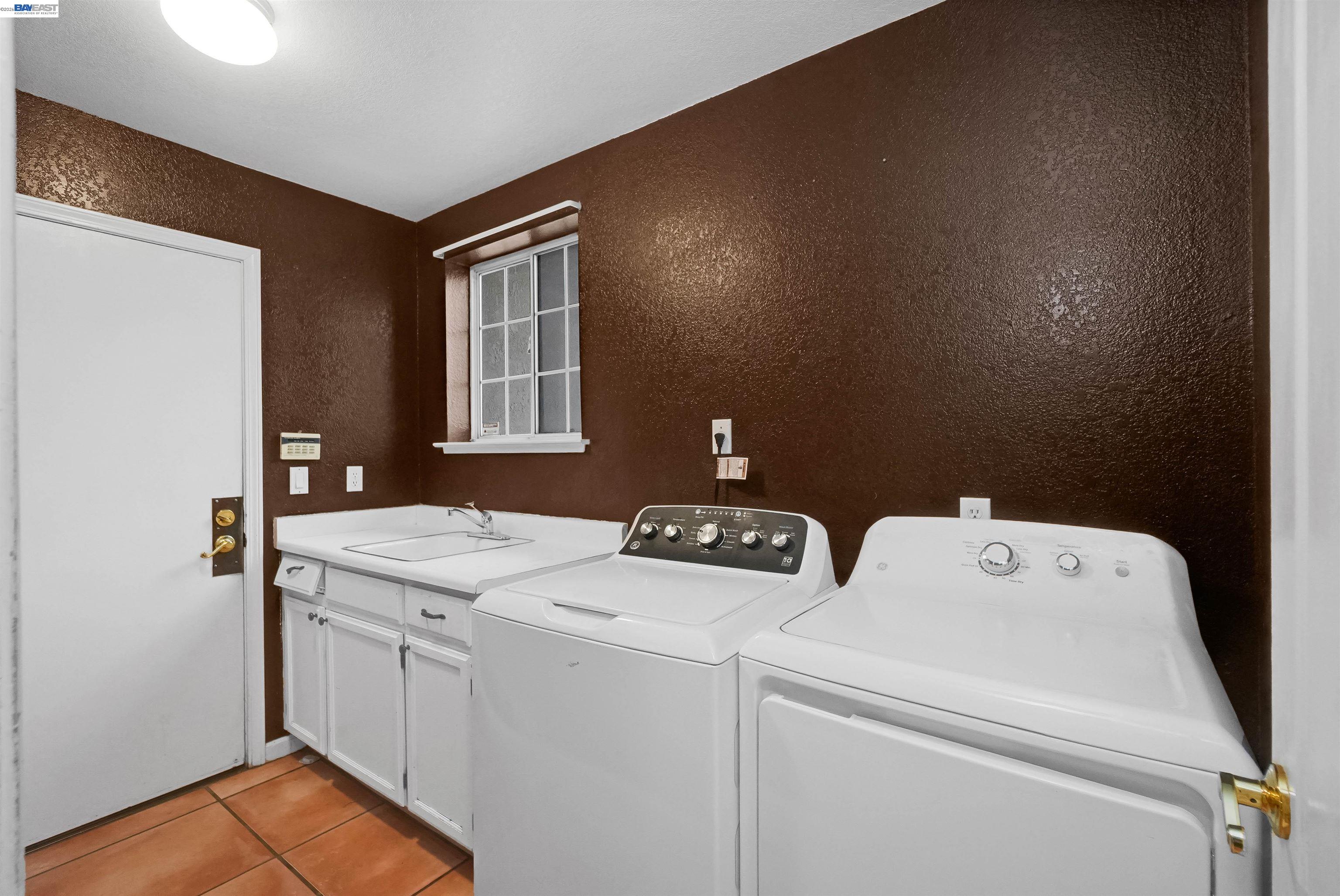 Detail Gallery Image 42 of 47 For 2065 Seville Dr, Tracy,  CA 95377 - 5 Beds | 3 Baths