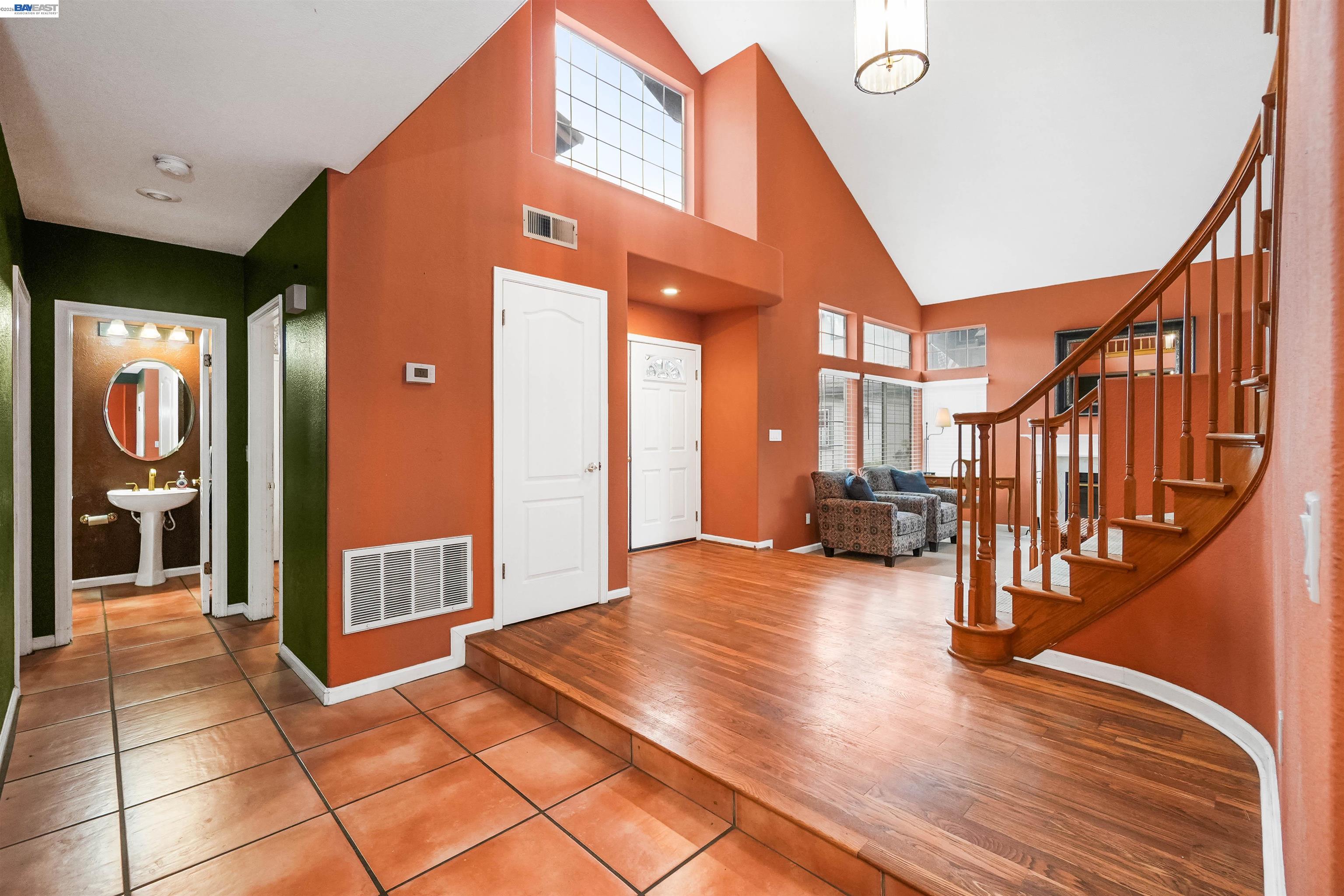 Detail Gallery Image 8 of 47 For 2065 Seville Dr, Tracy,  CA 95377 - 5 Beds | 3 Baths