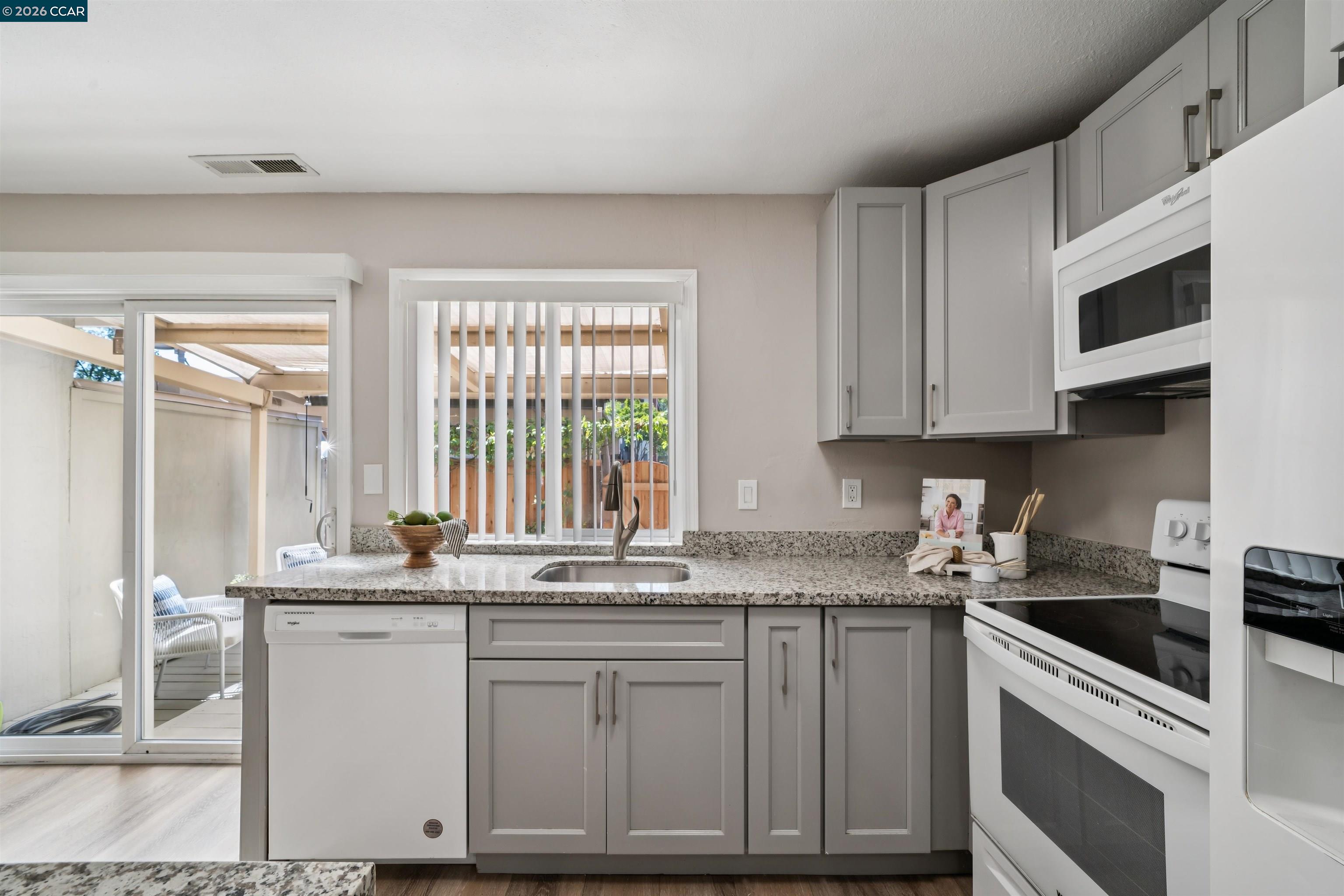 Photo #14: 41129557 Listing: Photo #14