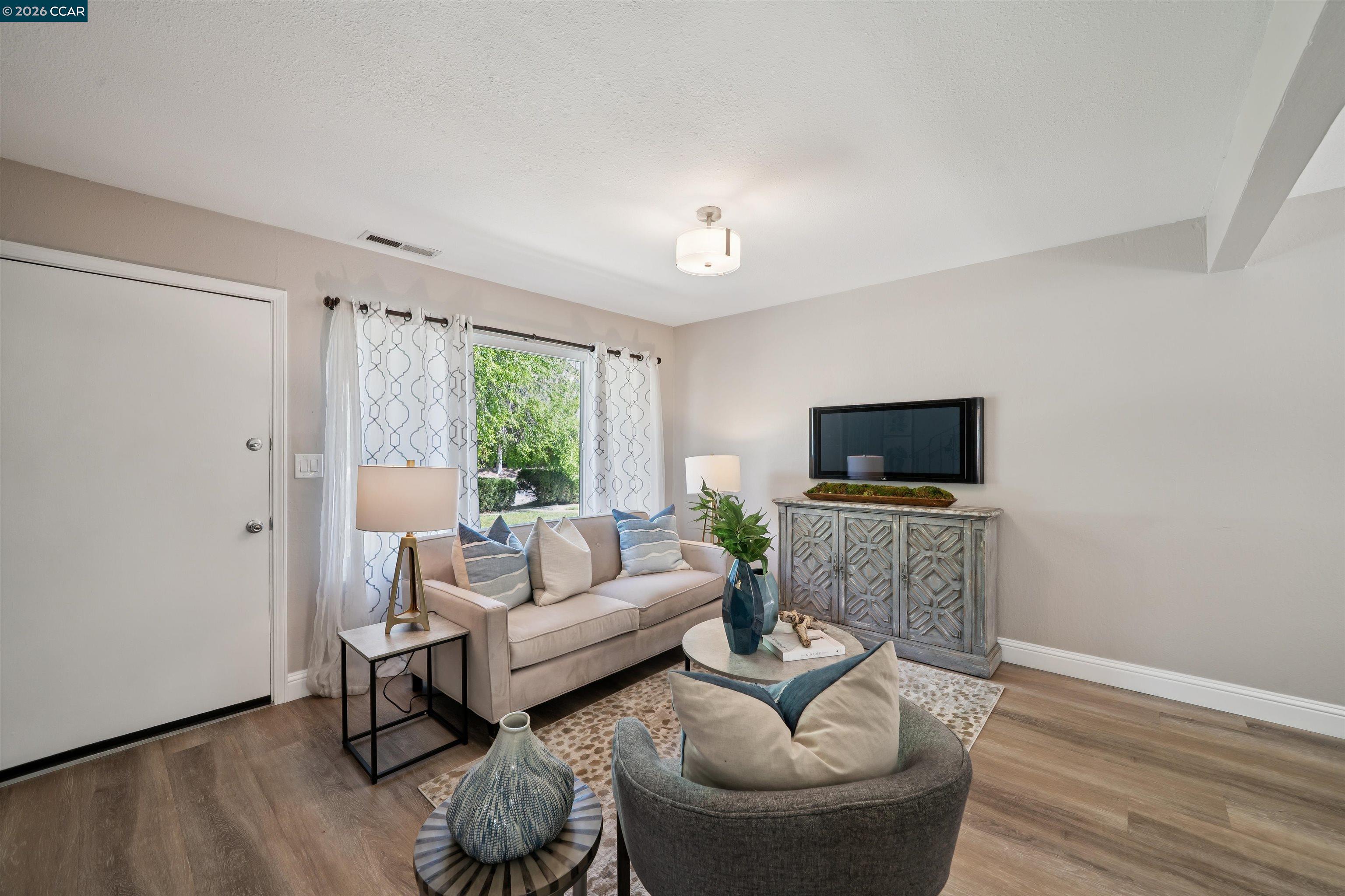 Photo #6: 41129557 Listing: Photo #6