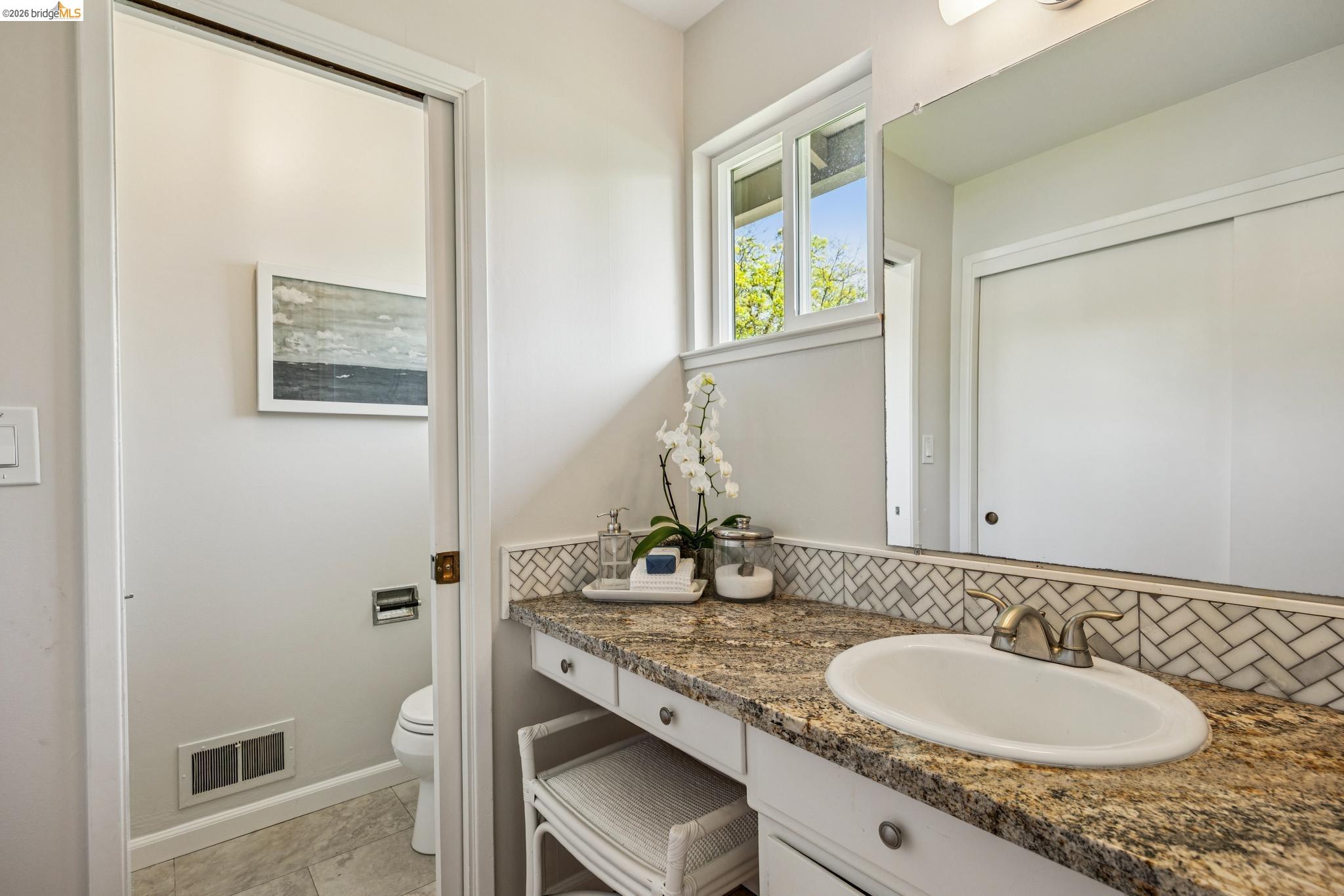 Detail Gallery Image 18 of 30 For 4 Camelford Ct, Moraga,  CA 94556 - 3 Beds | 2 Baths