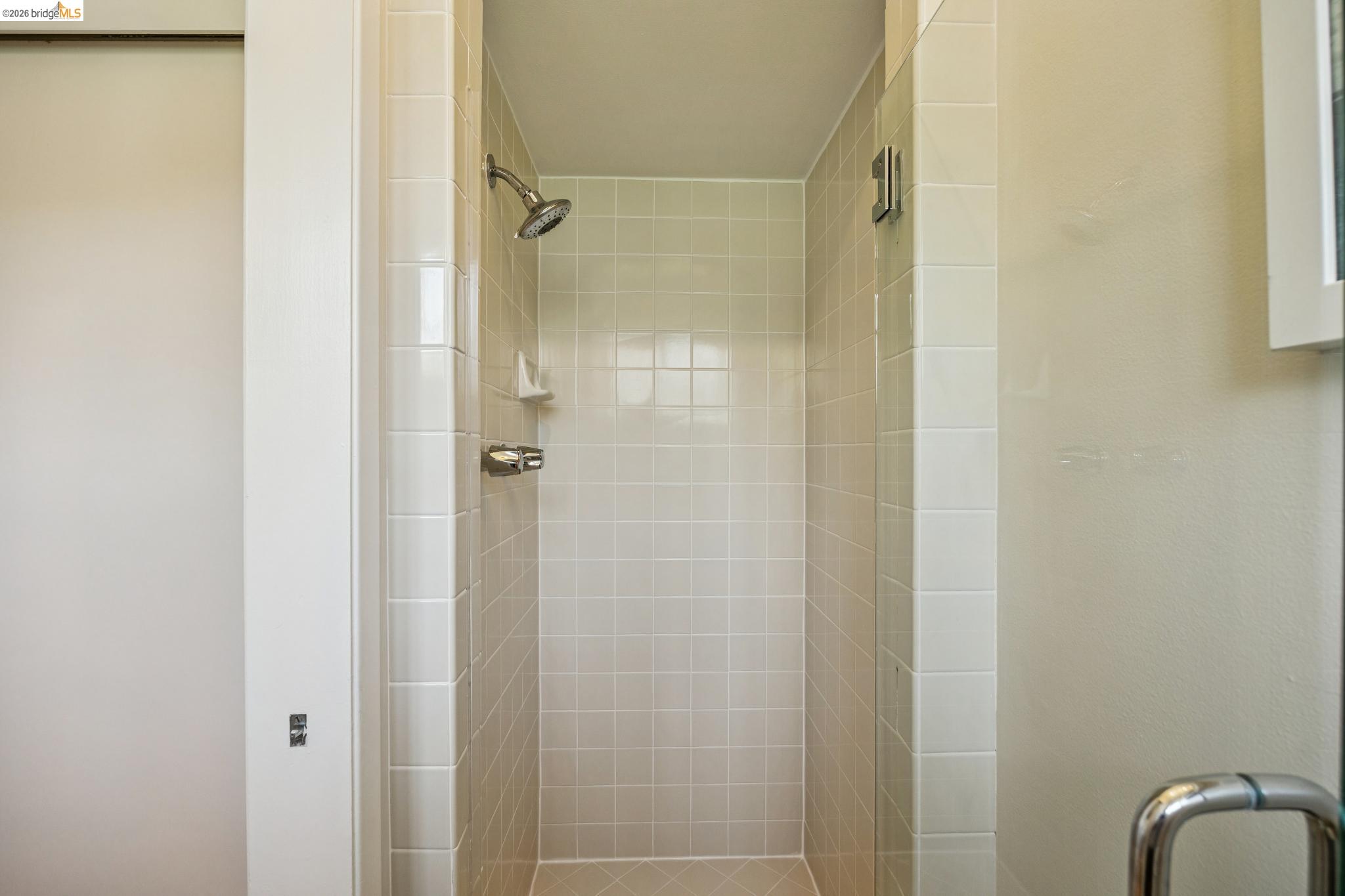 Detail Gallery Image 19 of 30 For 4 Camelford Ct, Moraga,  CA 94556 - 3 Beds | 2 Baths