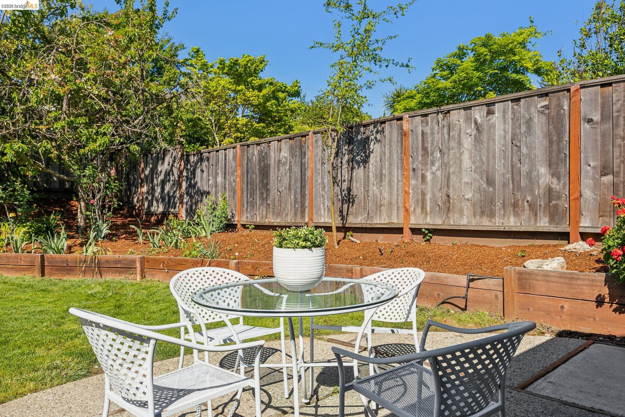 Detail Gallery Image 25 of 30 For 4 Camelford Ct, Moraga,  CA 94556 - 3 Beds | 2 Baths
