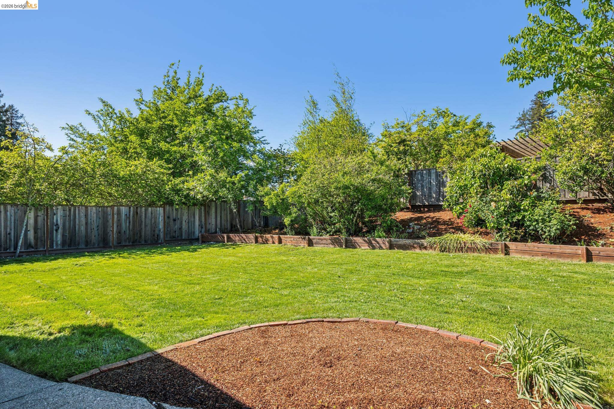 Detail Gallery Image 26 of 30 For 4 Camelford Ct, Moraga,  CA 94556 - 3 Beds | 2 Baths