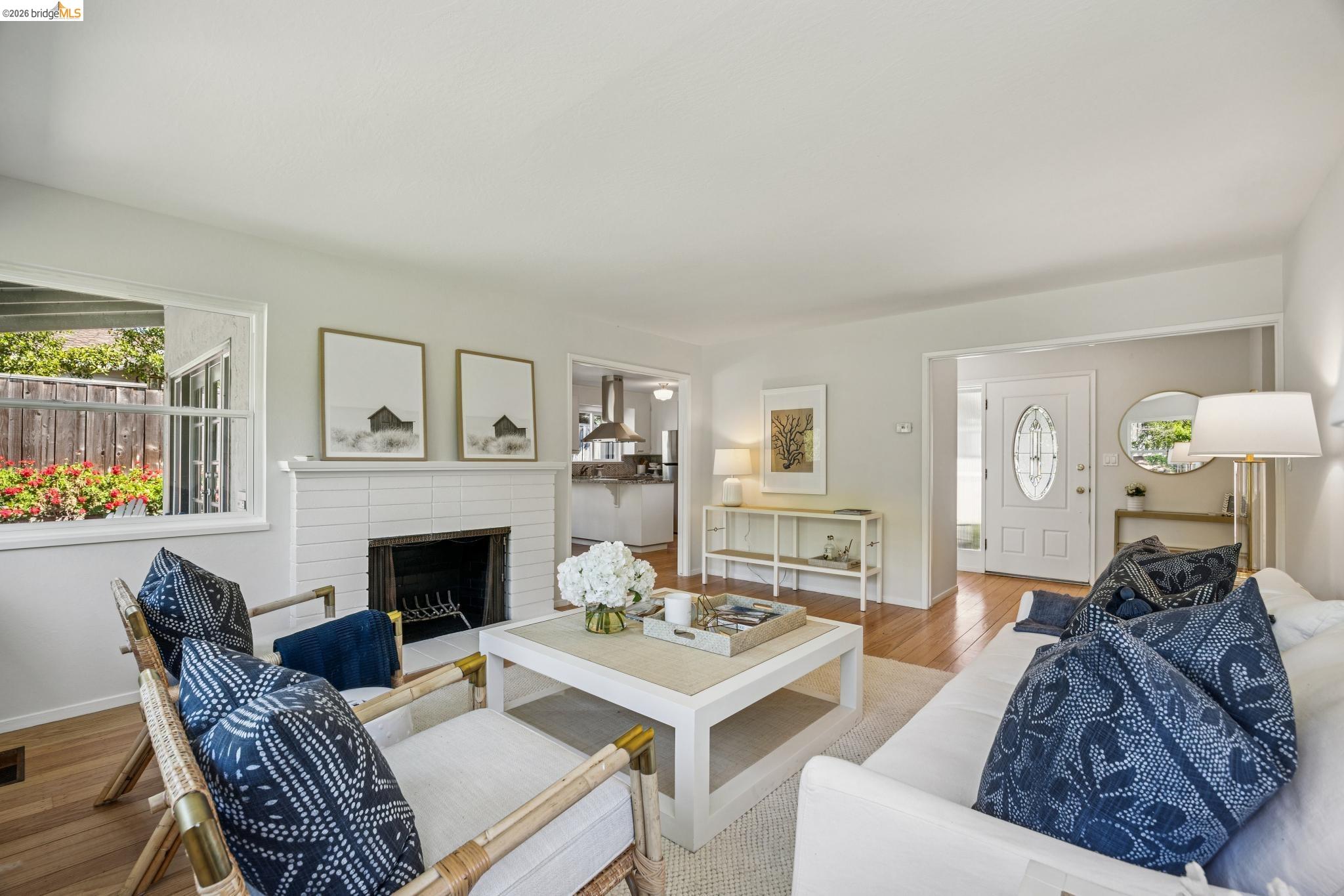 Detail Gallery Image 7 of 30 For 4 Camelford Ct, Moraga,  CA 94556 - 3 Beds | 2 Baths