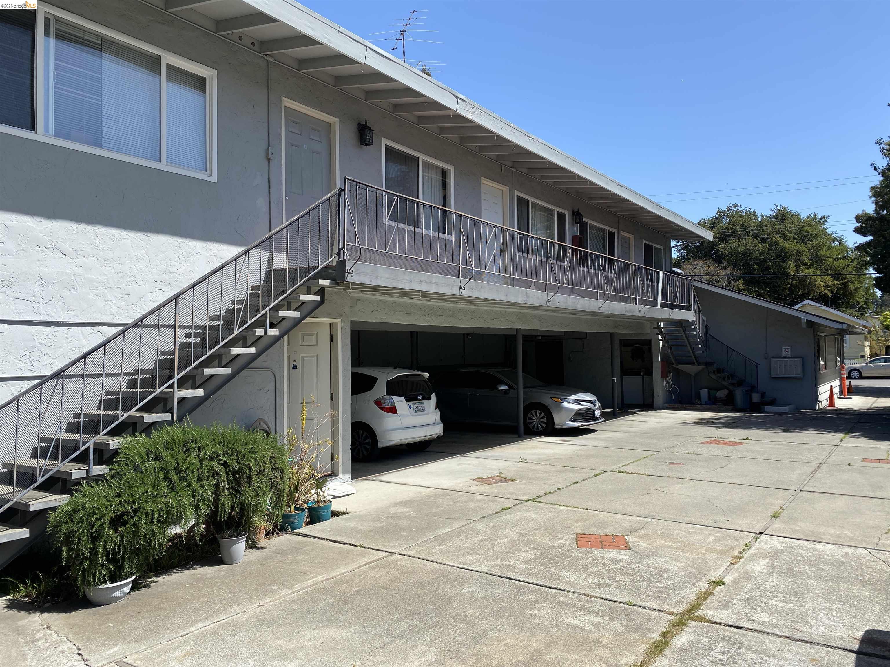 Detail Gallery Image 2 of 3 For 256 Pettis Ave, Mountain View,  CA 94041 - – Beds | – Baths