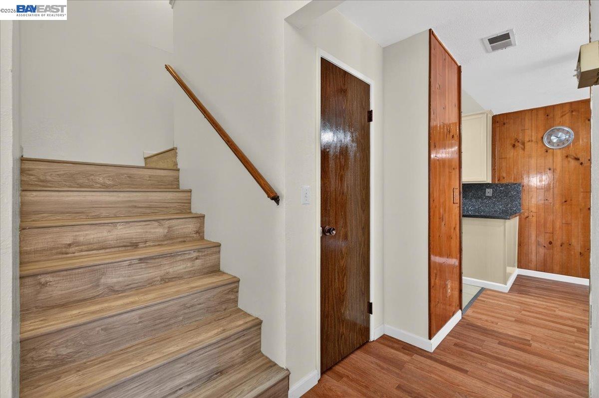 Detail Gallery Image 14 of 29 For 8373 Locust Pl, Dublin,  CA 94568 - 4 Beds | 2/1 Baths