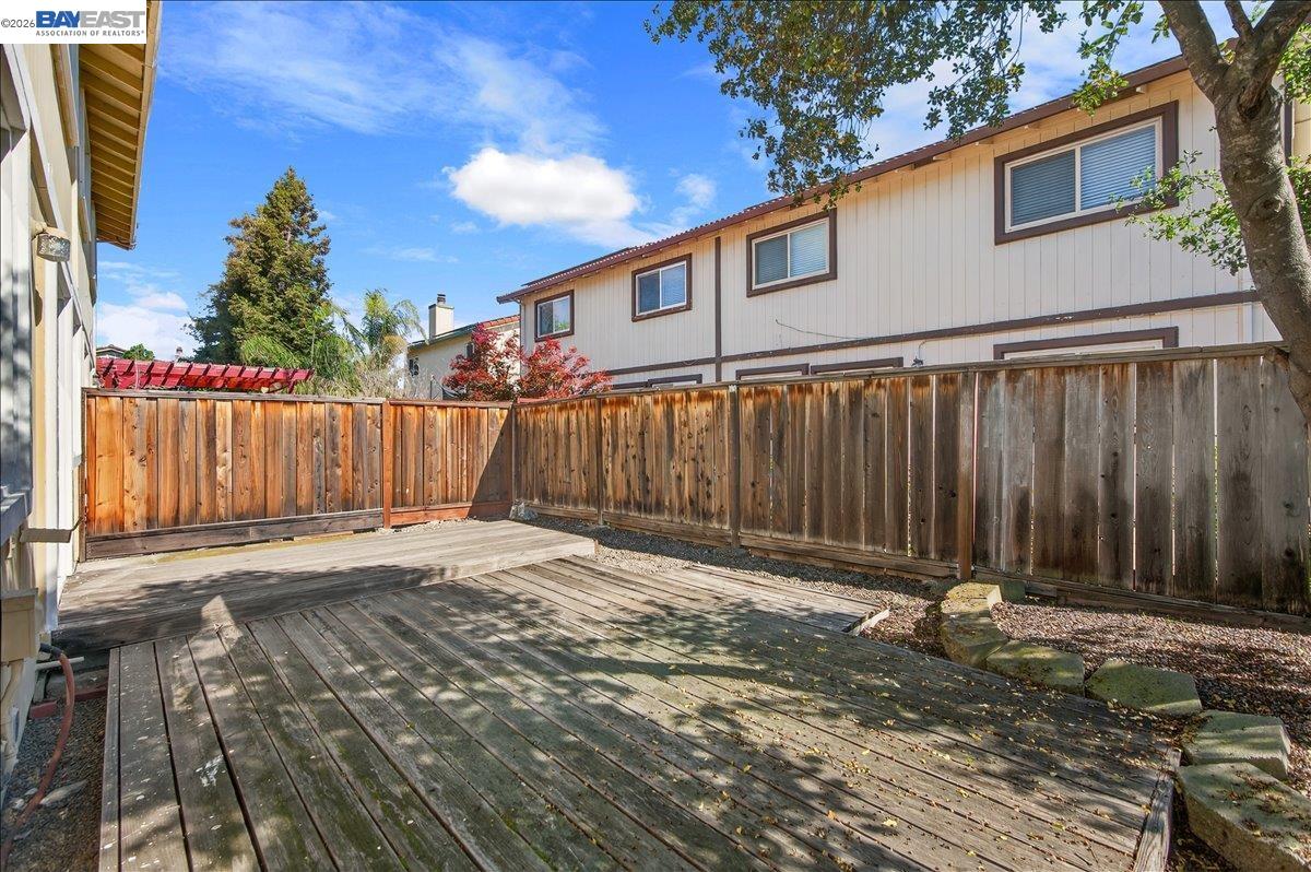 Detail Gallery Image 26 of 29 For 8373 Locust Pl, Dublin,  CA 94568 - 4 Beds | 2/1 Baths