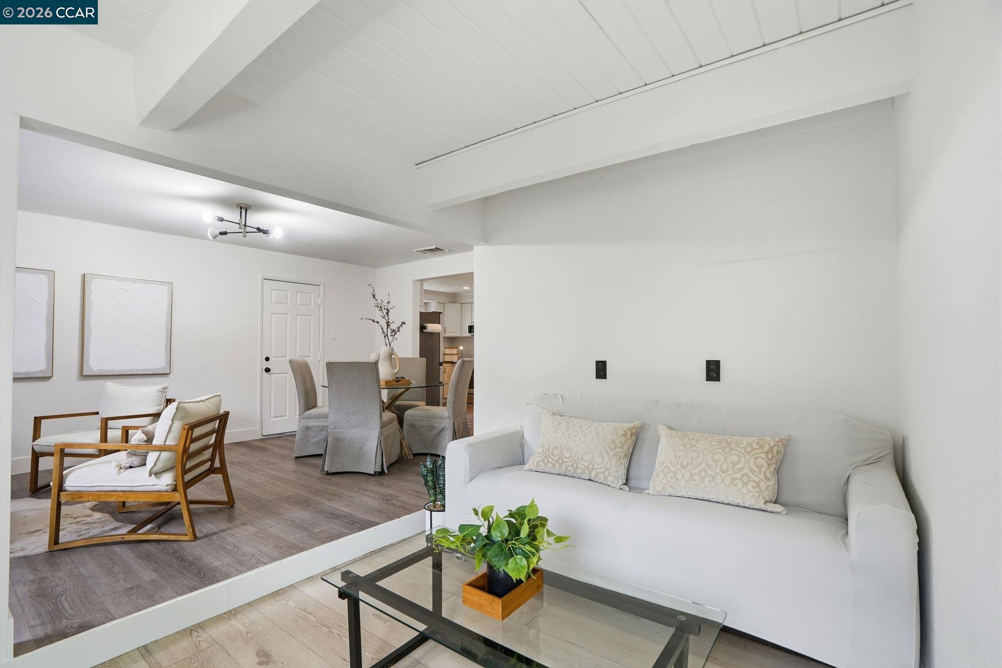 Detail Gallery Image 12 of 23 For 860 San Simeon Drive, Concord,  CA 94518 - 3 Beds | 2 Baths