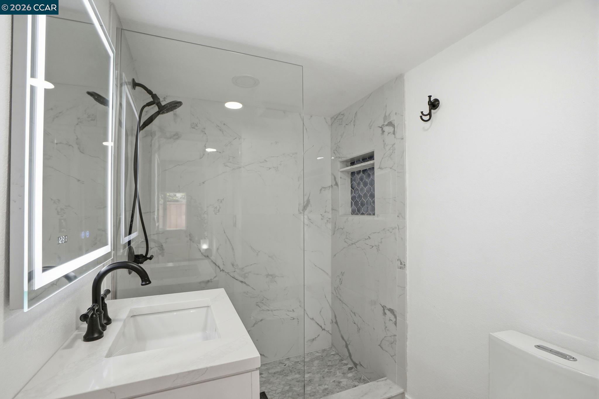 Detail Gallery Image 21 of 23 For 860 San Simeon Drive, Concord,  CA 94518 - 3 Beds | 2 Baths