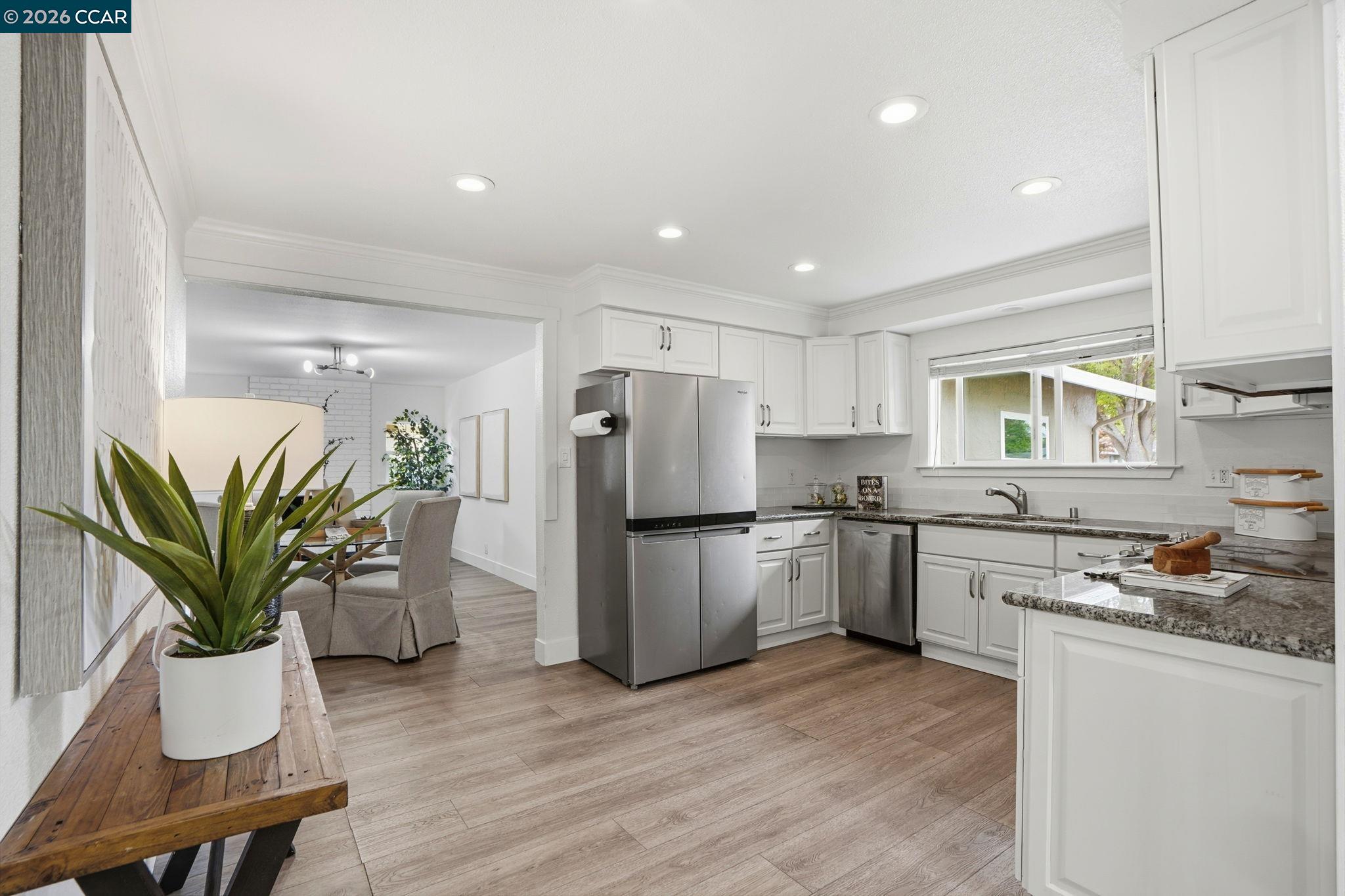 Detail Gallery Image 8 of 23 For 860 San Simeon Drive, Concord,  CA 94518 - 3 Beds | 2 Baths