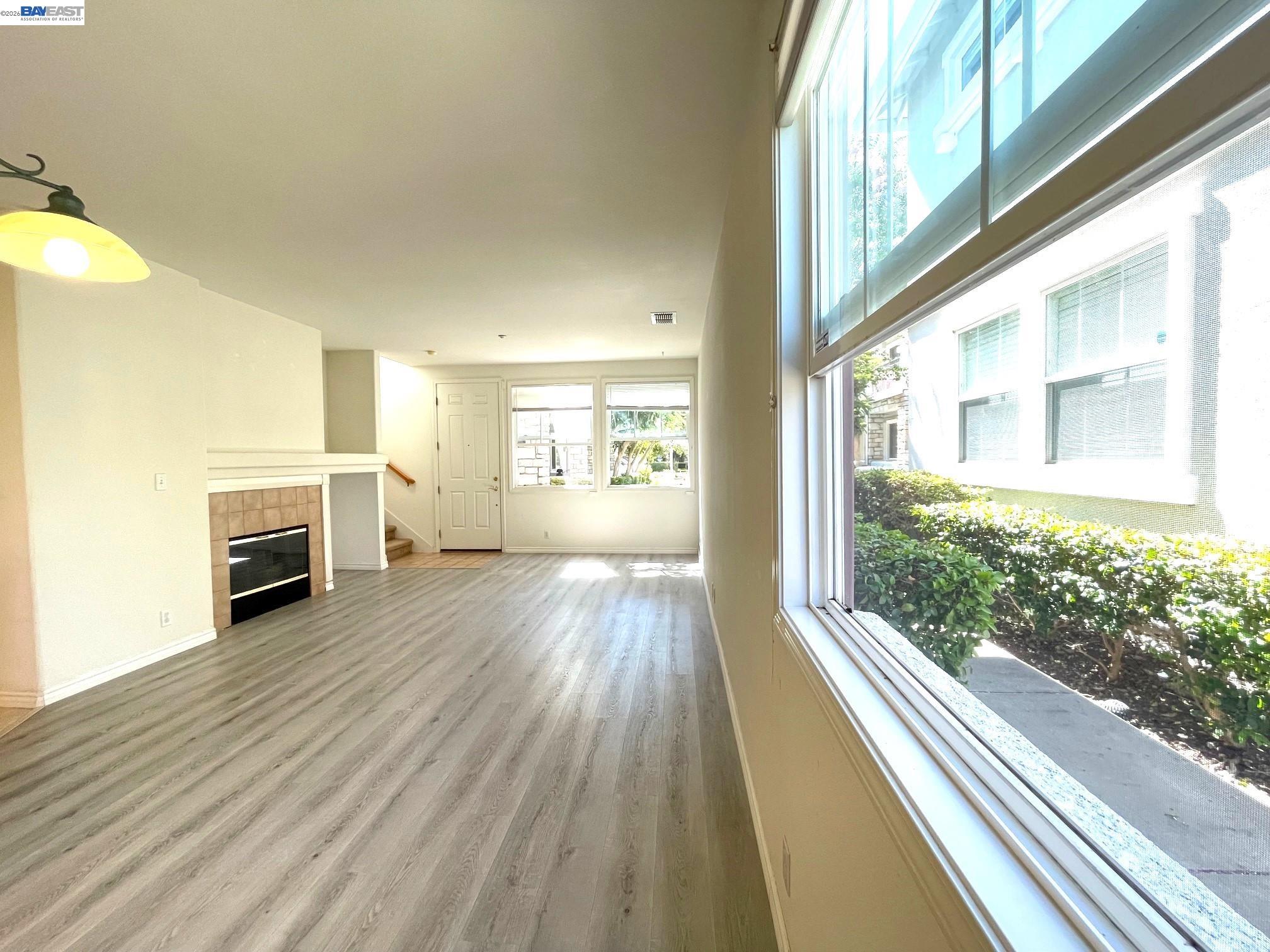 Detail Gallery Image 2 of 14 For 4613 Sandyford Ct, Dublin,  CA 94568-7839 - 2 Beds | 2/1 Baths