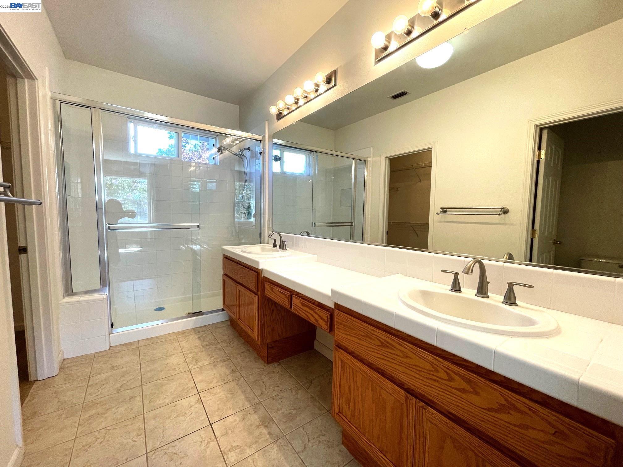 Detail Gallery Image 9 of 14 For 4613 Sandyford Ct, Dublin,  CA 94568-7839 - 2 Beds | 2/1 Baths