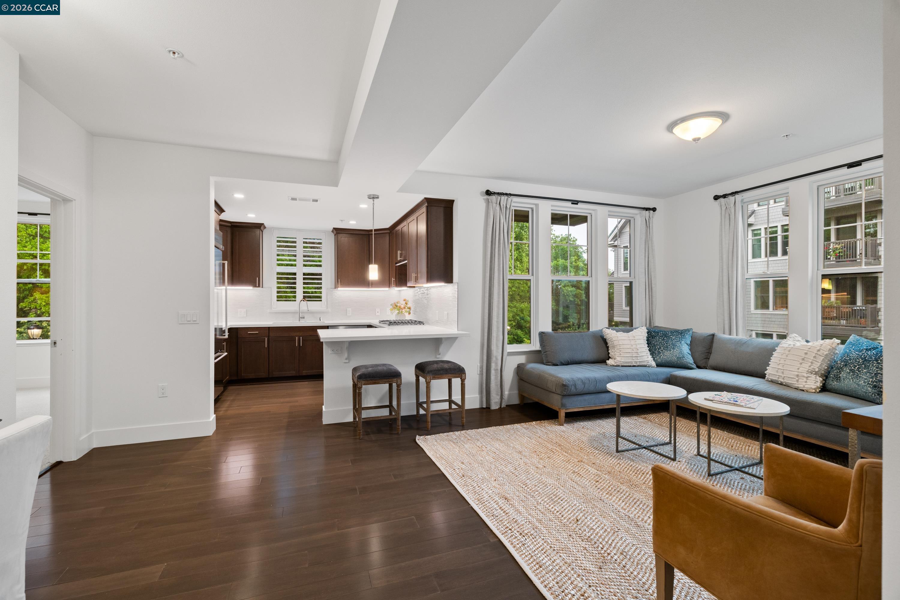 Detail Gallery Image 3 of 26 For 1000 Dewing Ave #210,  Lafayette,  CA 94549 - 3 Beds | 2 Baths