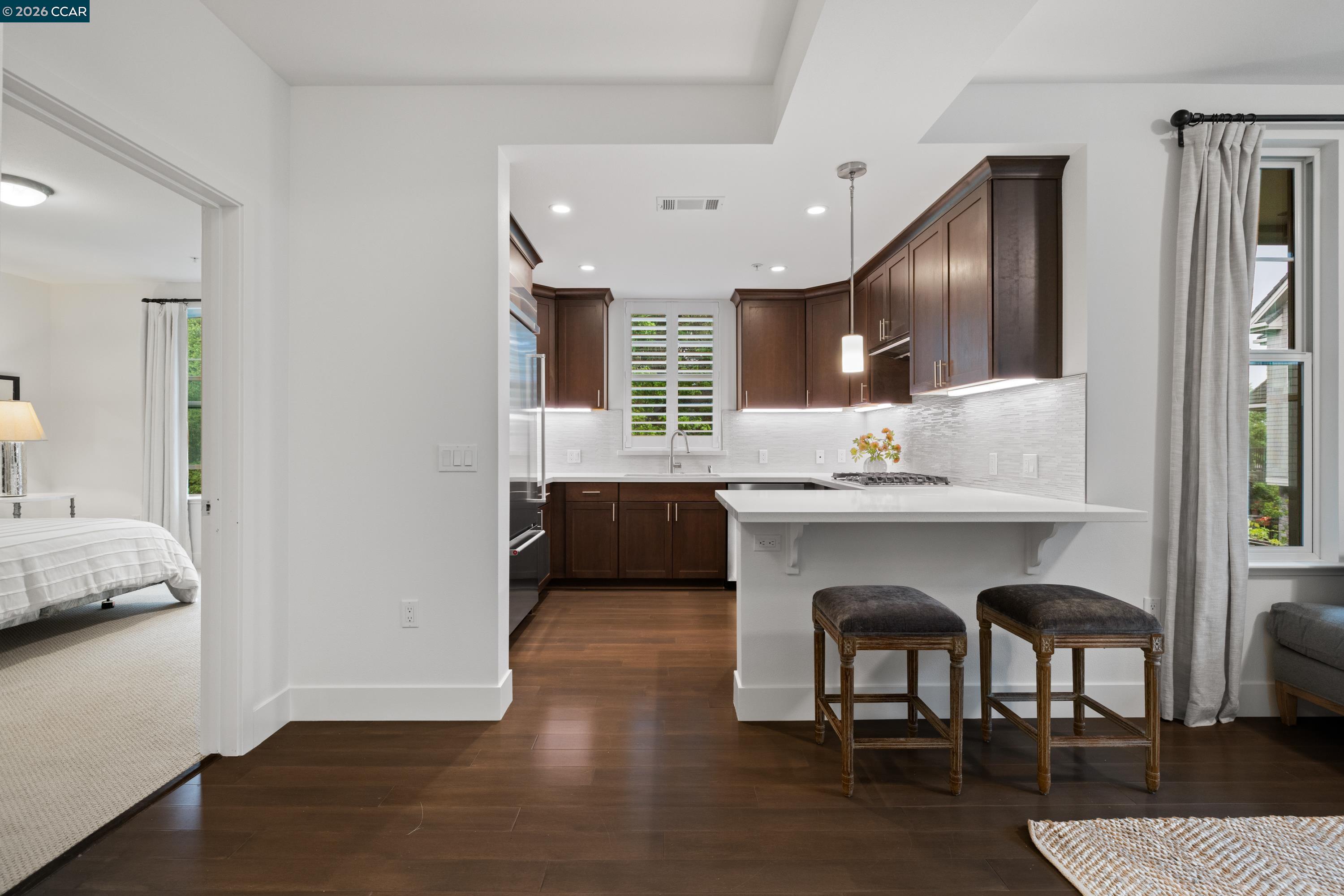 Detail Gallery Image 9 of 26 For 1000 Dewing Ave #210,  Lafayette,  CA 94549 - 3 Beds | 2 Baths