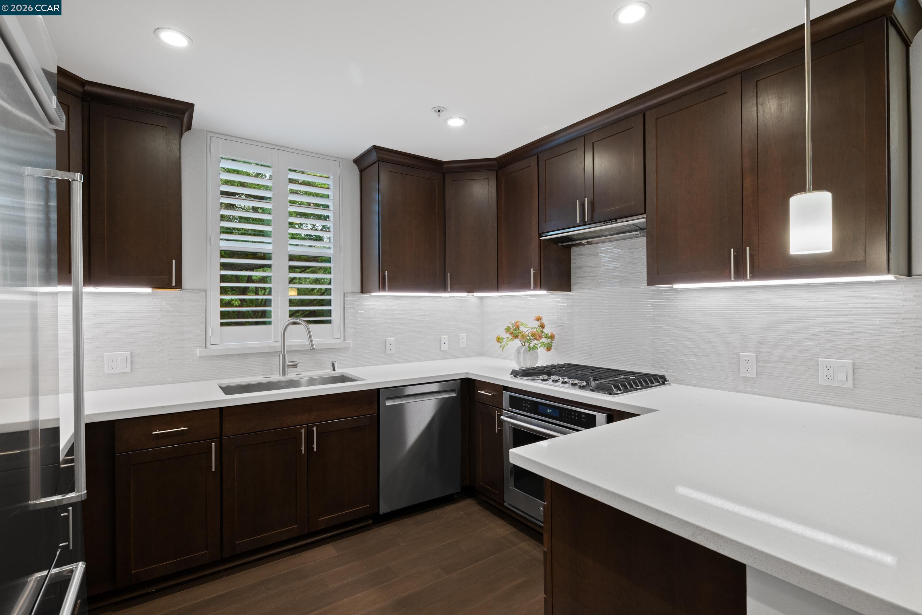 Detail Gallery Image 10 of 26 For 1000 Dewing Ave #210,  Lafayette,  CA 94549 - 3 Beds | 2 Baths