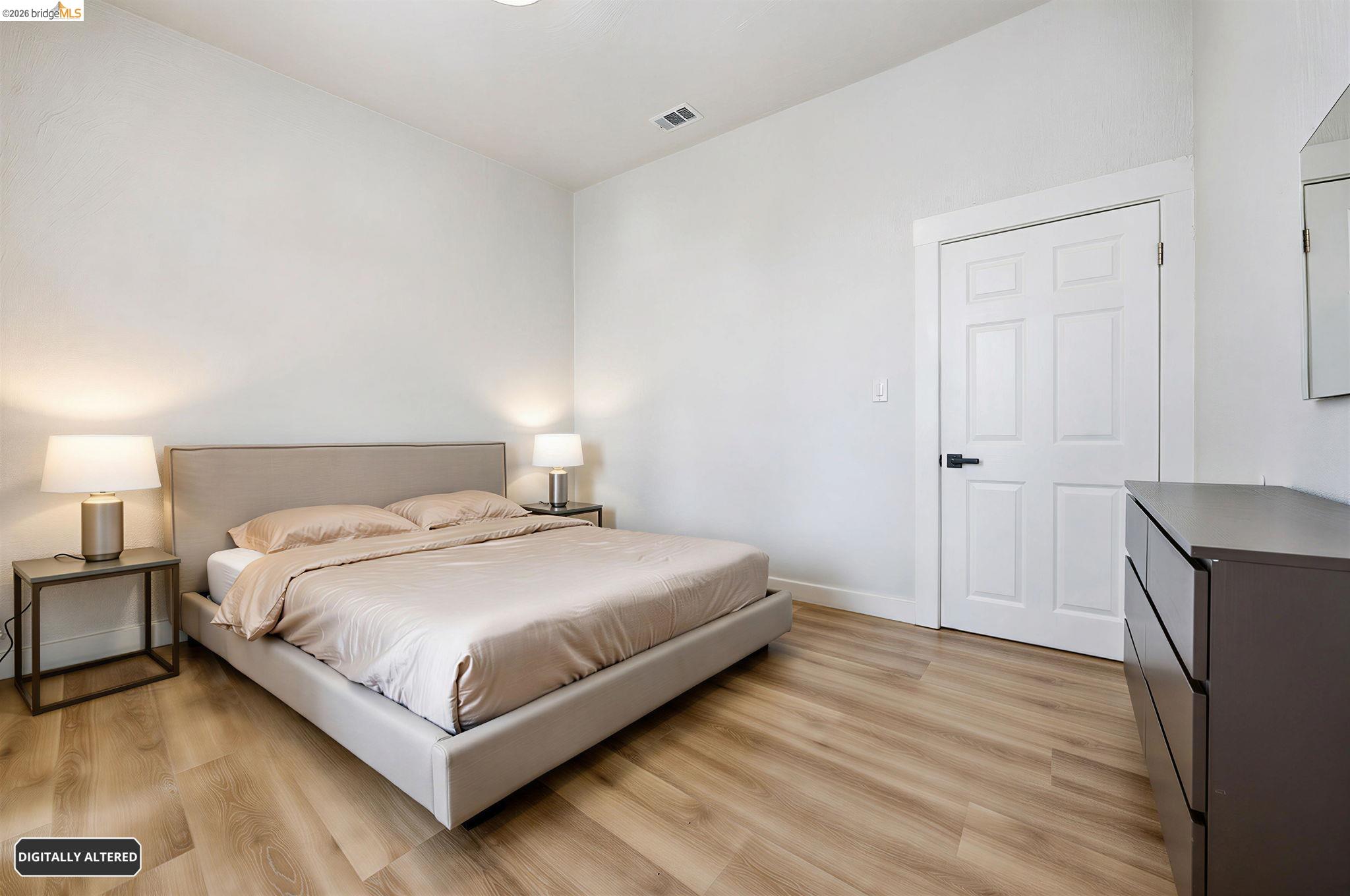 Detail Gallery Image 18 of 58 For 3316 Market St, Oakland,  CA 94608 - 3 Beds | 3 Baths