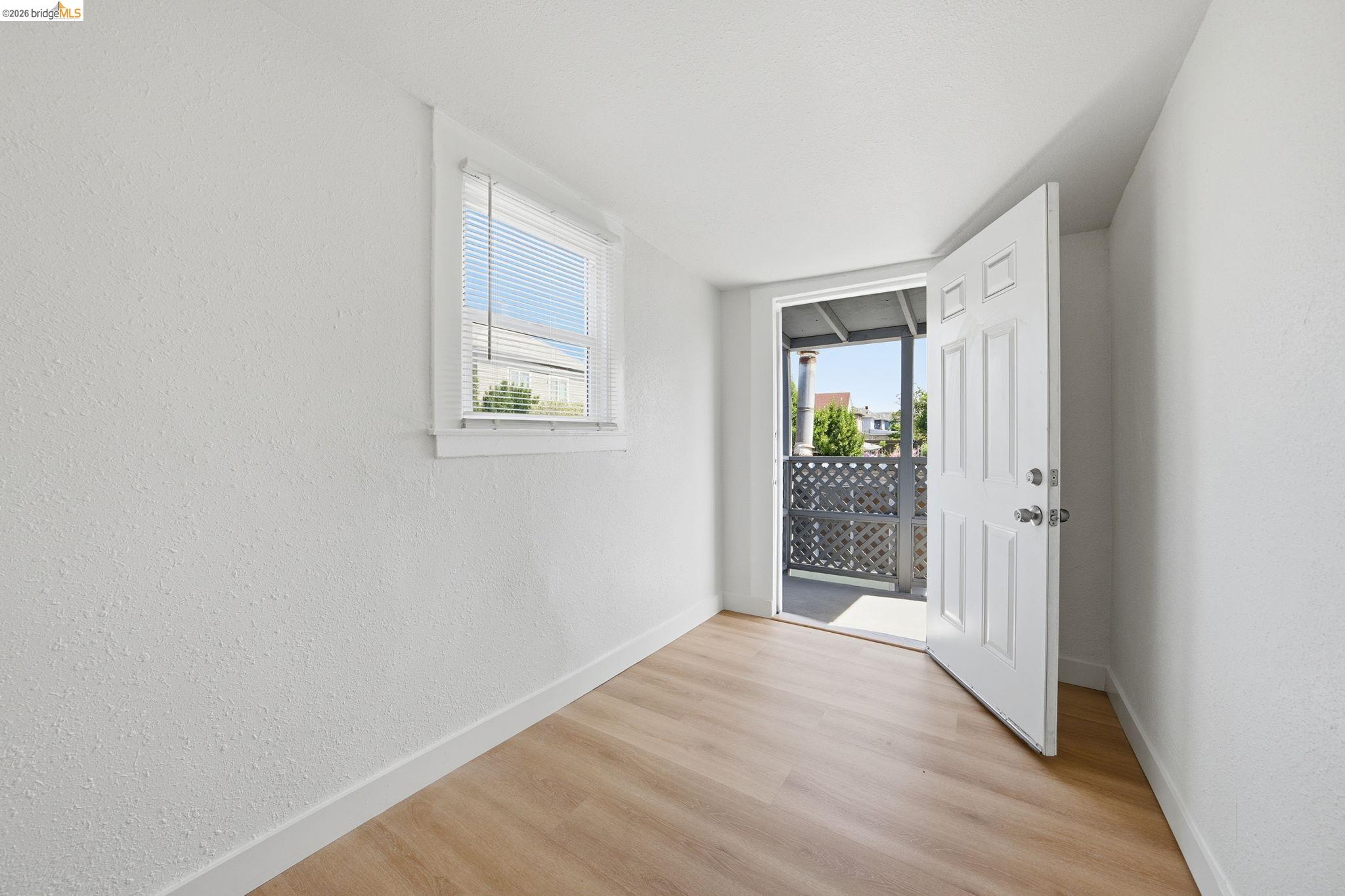 Detail Gallery Image 22 of 58 For 3316 Market St, Oakland,  CA 94608 - 3 Beds | 3 Baths