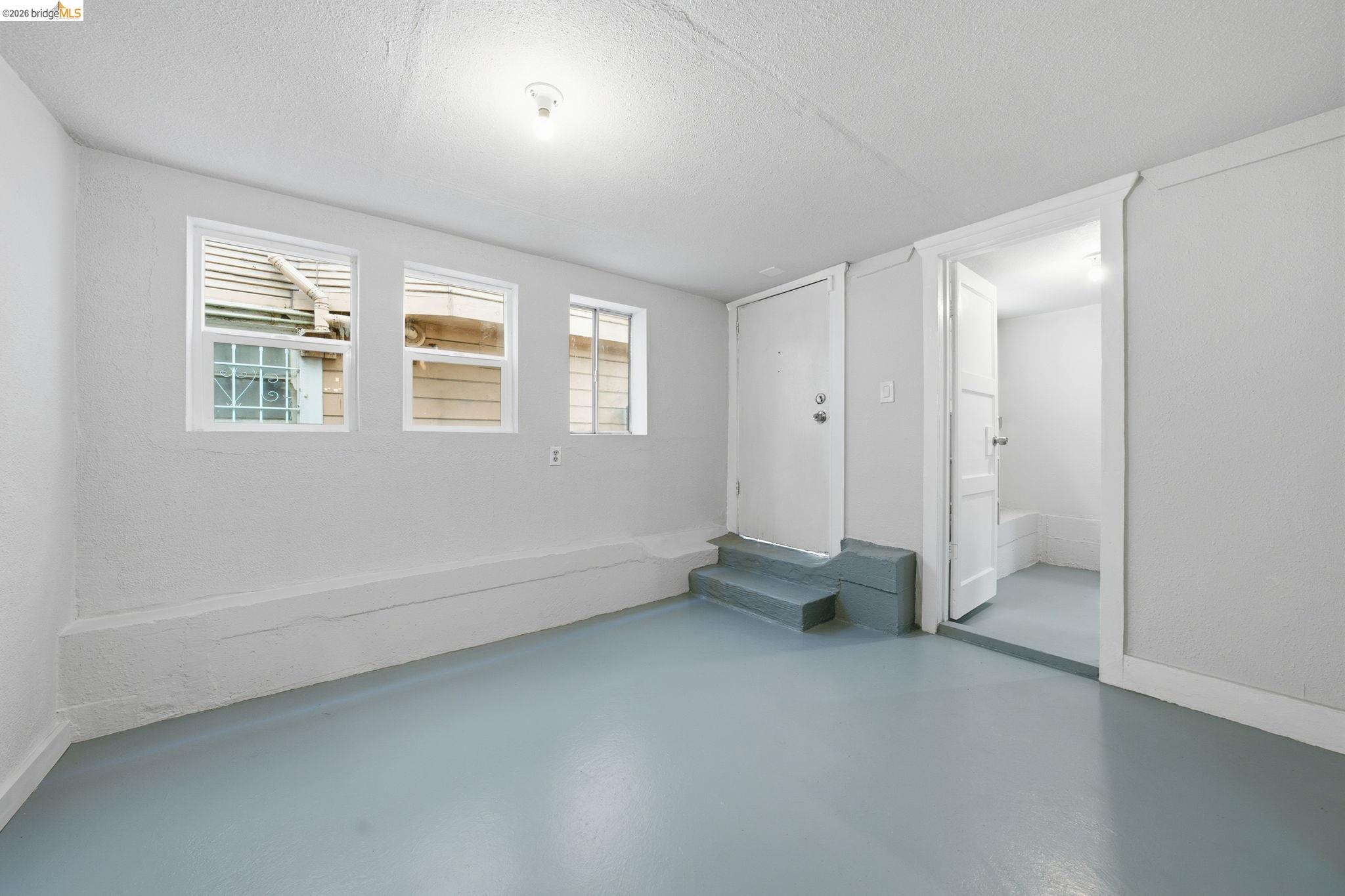 Detail Gallery Image 30 of 58 For 3316 Market St, Oakland,  CA 94608 - 3 Beds | 3 Baths