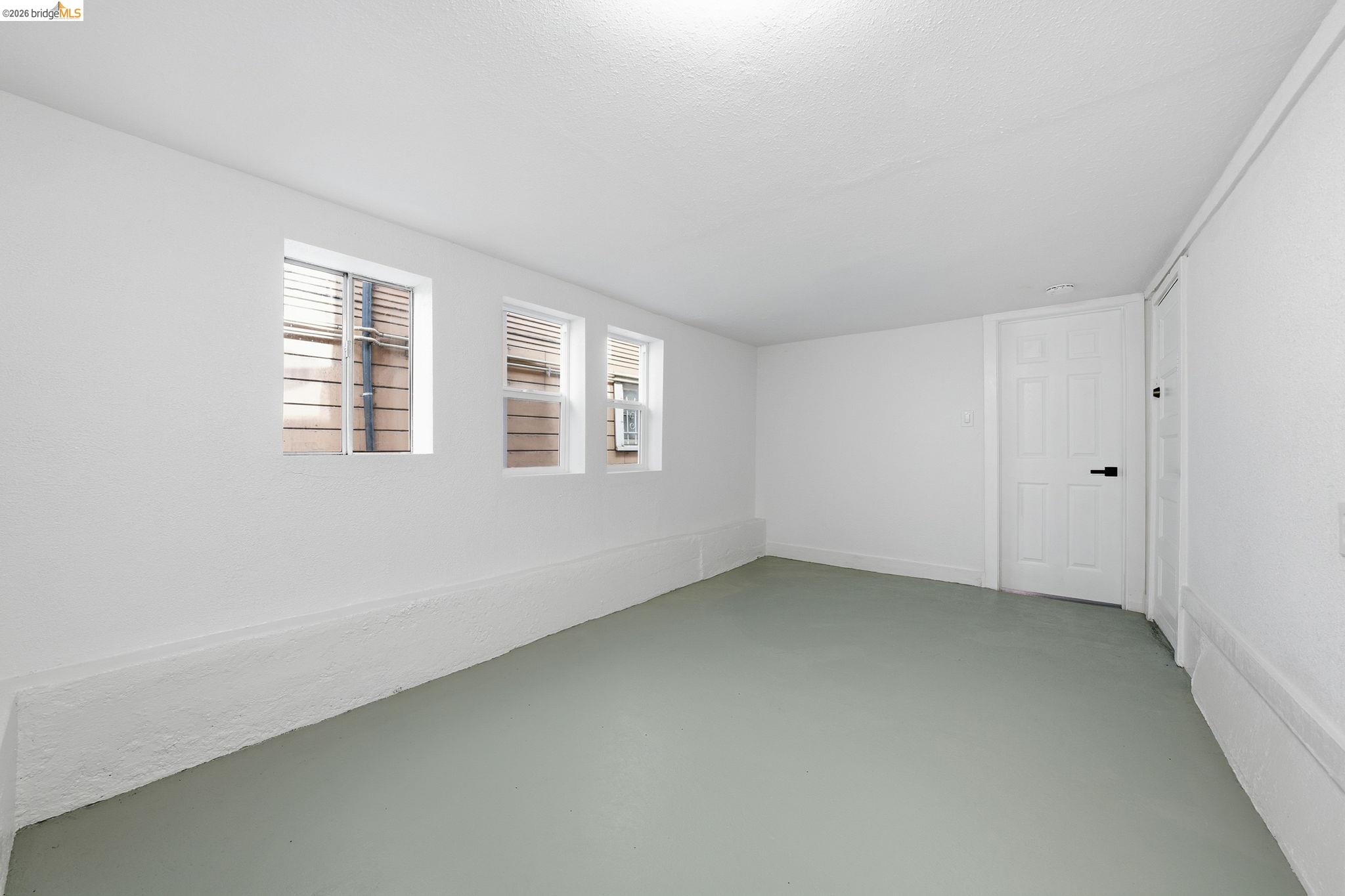 Detail Gallery Image 33 of 58 For 3316 Market St, Oakland,  CA 94608 - 3 Beds | 3 Baths