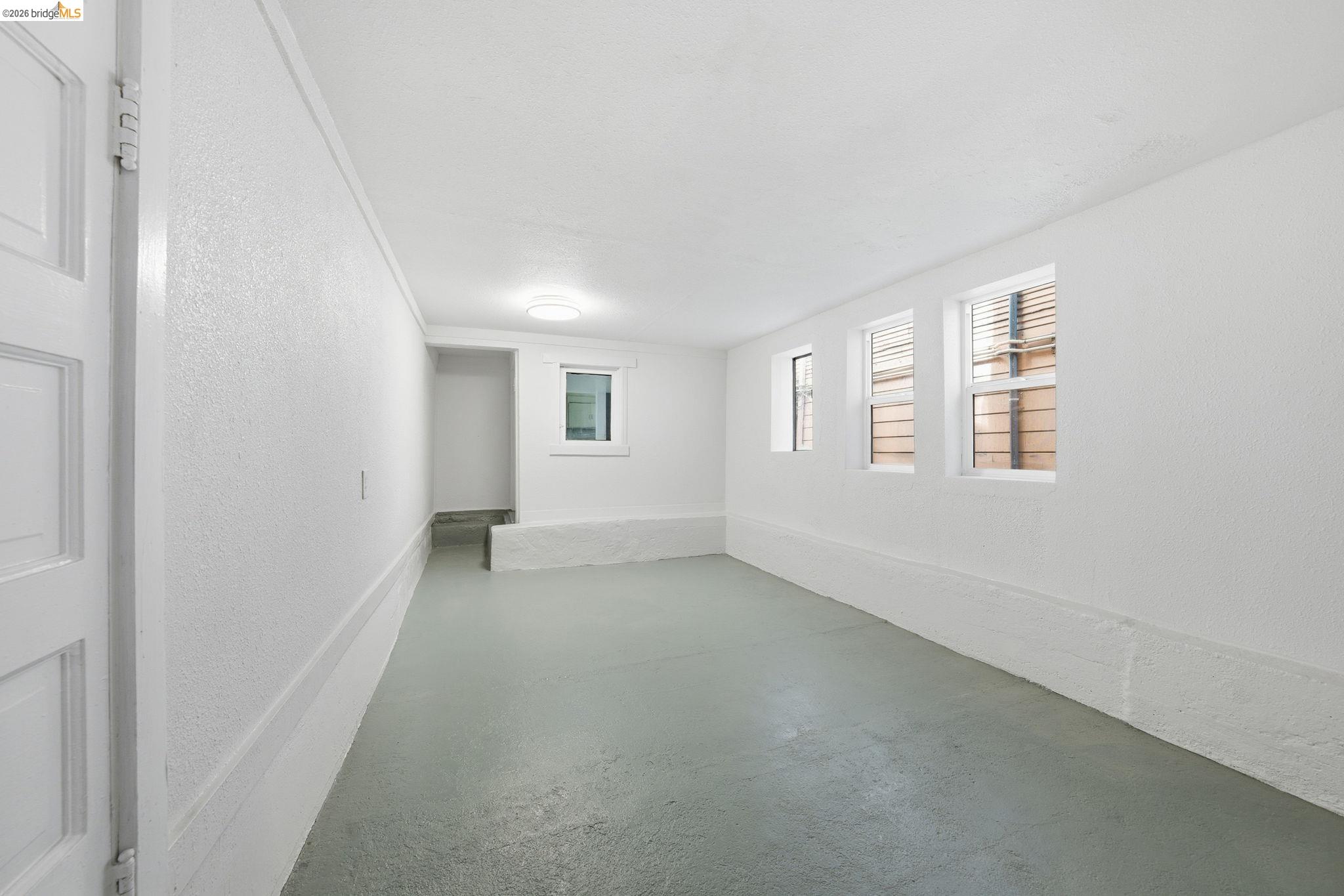 Detail Gallery Image 34 of 58 For 3316 Market St, Oakland,  CA 94608 - 3 Beds | 3 Baths