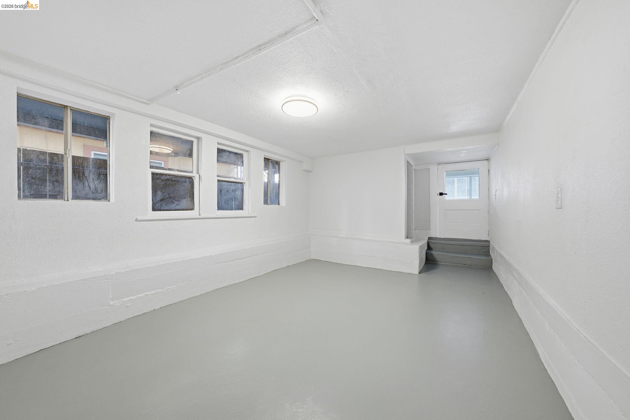 Detail Gallery Image 39 of 58 For 3316 Market St, Oakland,  CA 94608 - 3 Beds | 3 Baths