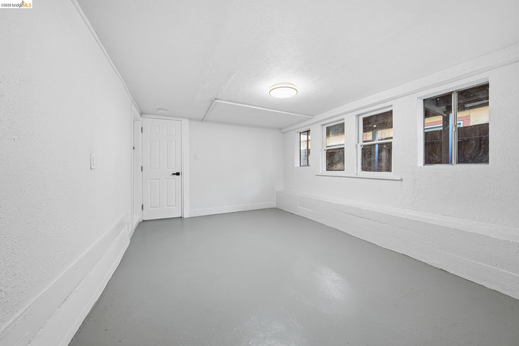 Detail Gallery Image 40 of 58 For 3316 Market St, Oakland,  CA 94608 - 3 Beds | 3 Baths