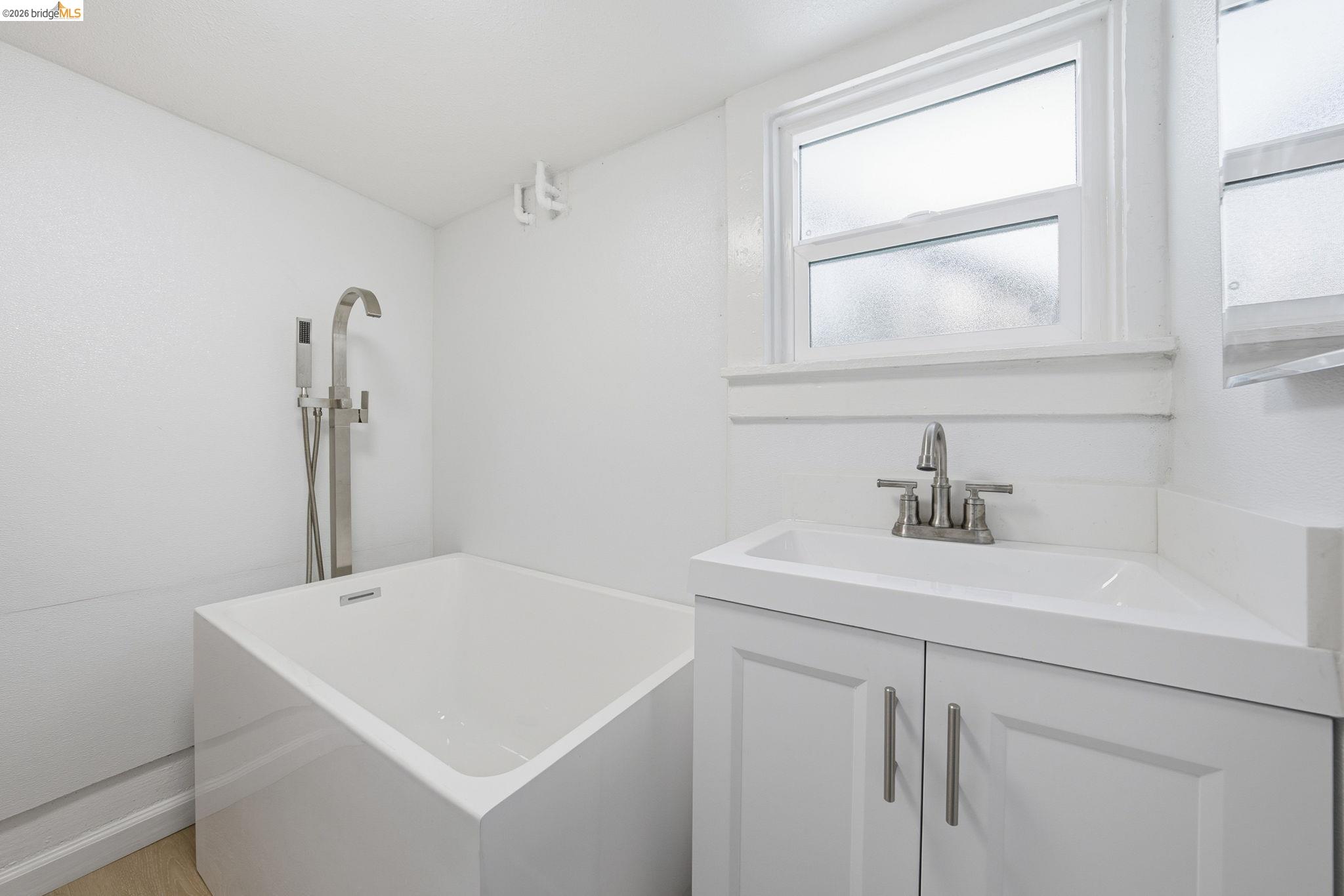 Detail Gallery Image 43 of 58 For 3316 Market St, Oakland,  CA 94608 - 3 Beds | 3 Baths