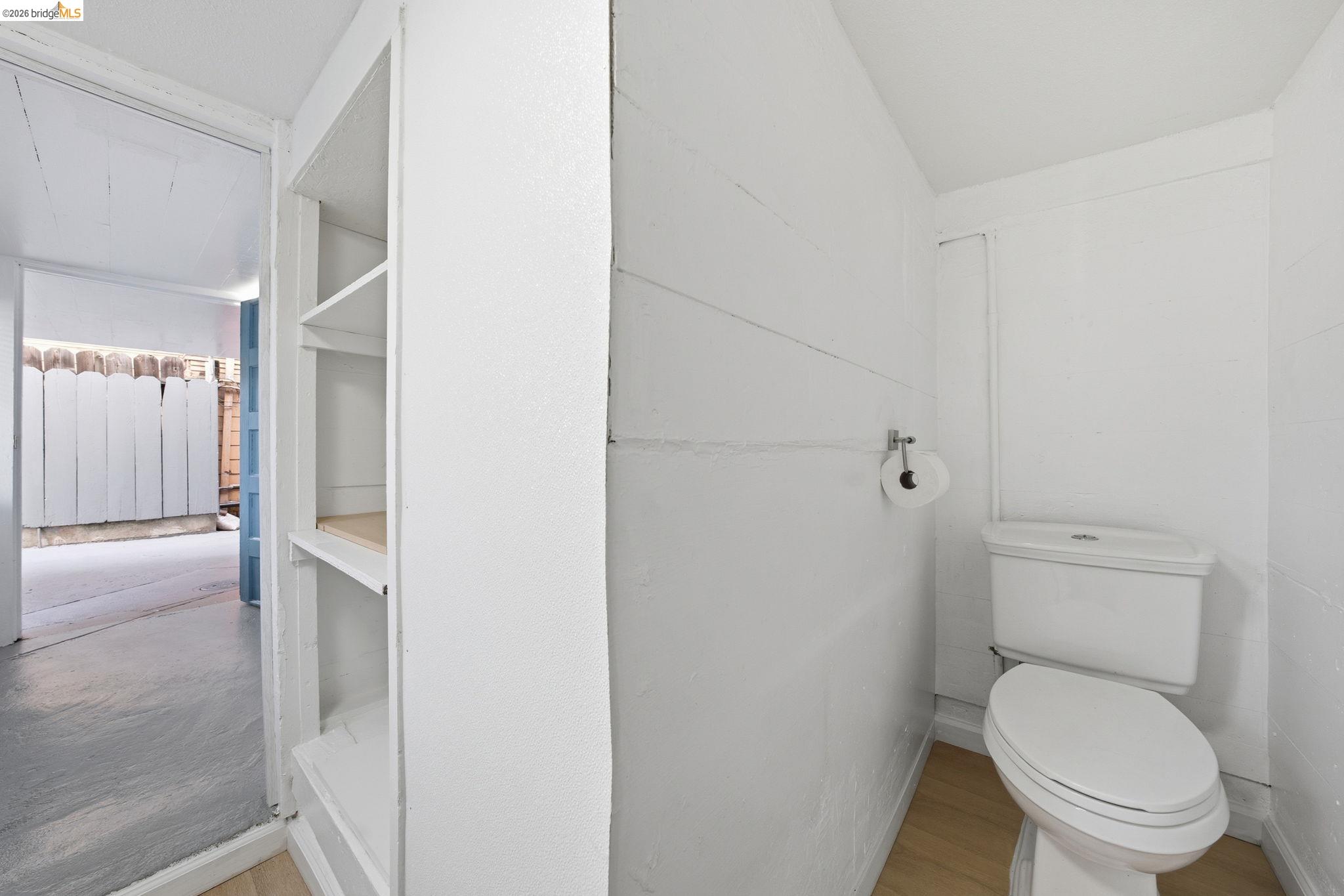 Detail Gallery Image 44 of 58 For 3316 Market St, Oakland,  CA 94608 - 3 Beds | 3 Baths