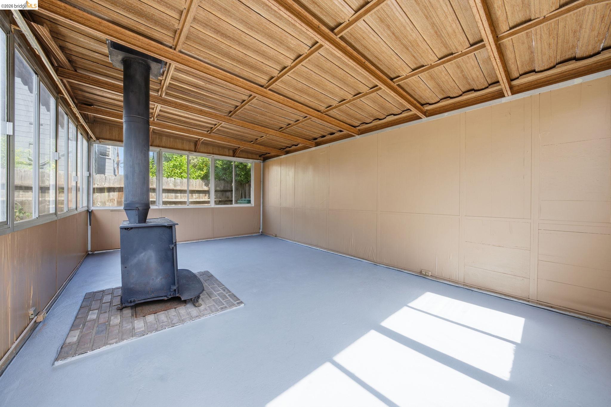 Detail Gallery Image 51 of 58 For 3316 Market St, Oakland,  CA 94608 - 3 Beds | 3 Baths