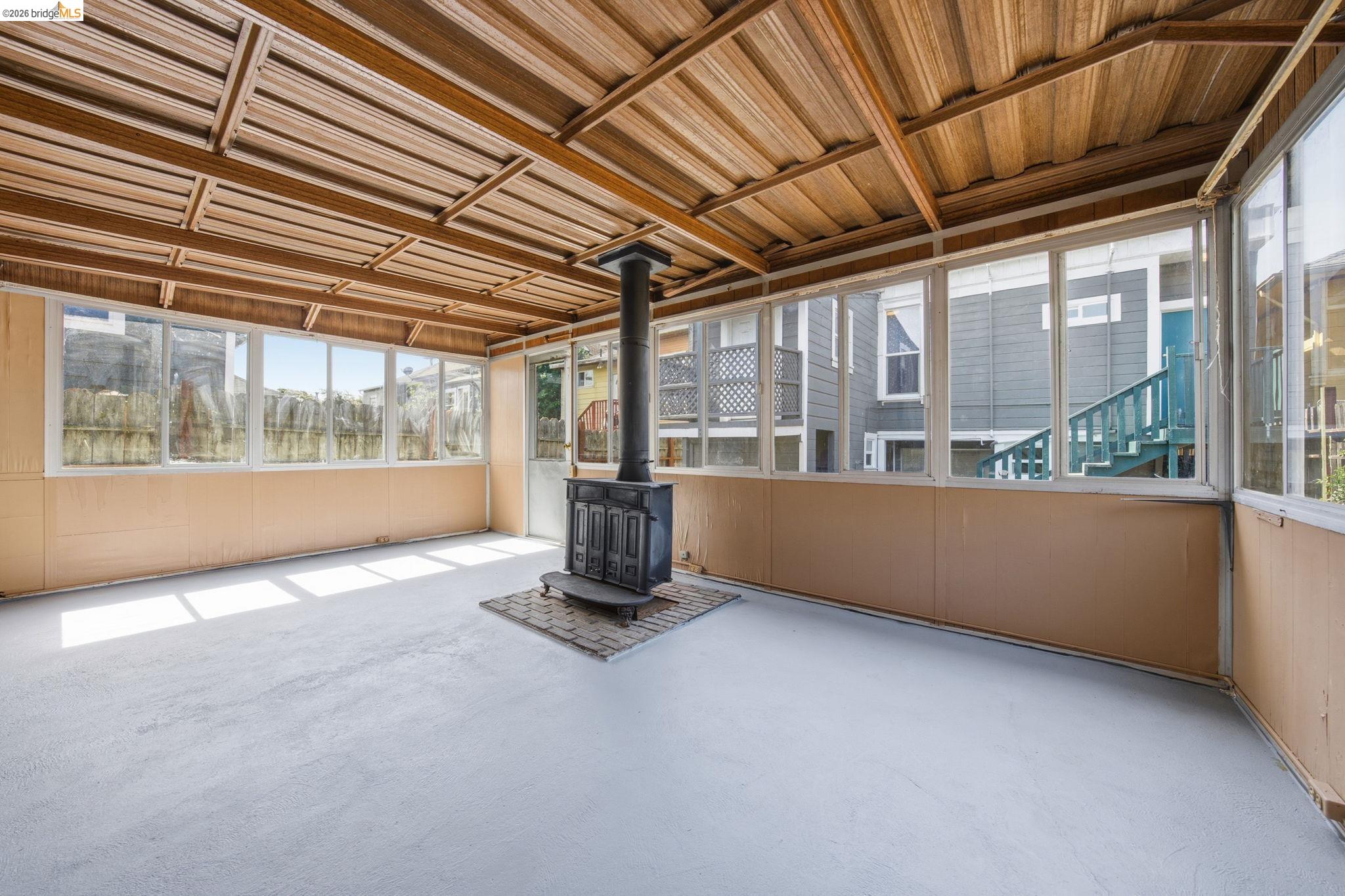 Detail Gallery Image 53 of 58 For 3316 Market St, Oakland,  CA 94608 - 3 Beds | 3 Baths