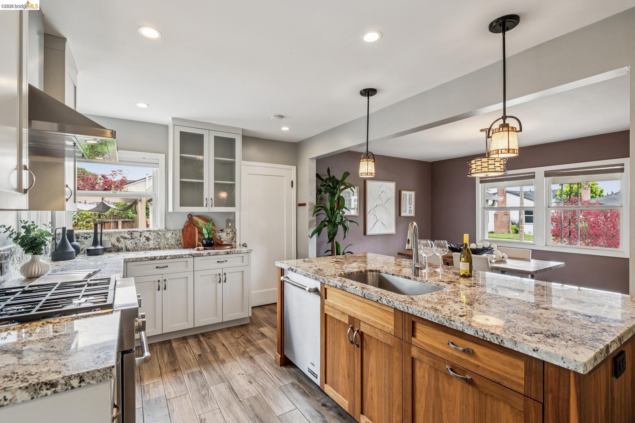 Detail Gallery Image 10 of 31 For 1920 Bradhoff Ave, San Leandro,  CA 94577 - 2 Beds | 1 Baths