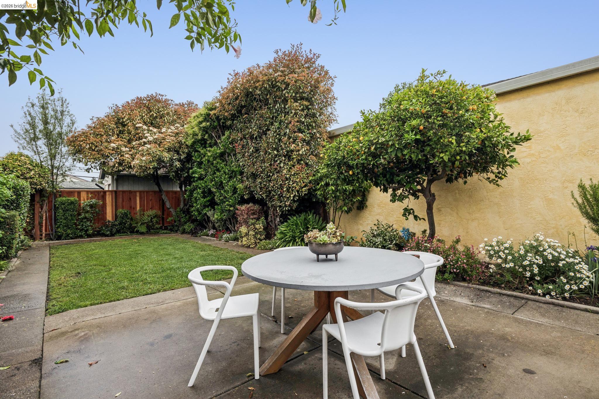 Detail Gallery Image 24 of 31 For 1920 Bradhoff Ave, San Leandro,  CA 94577 - 2 Beds | 1 Baths